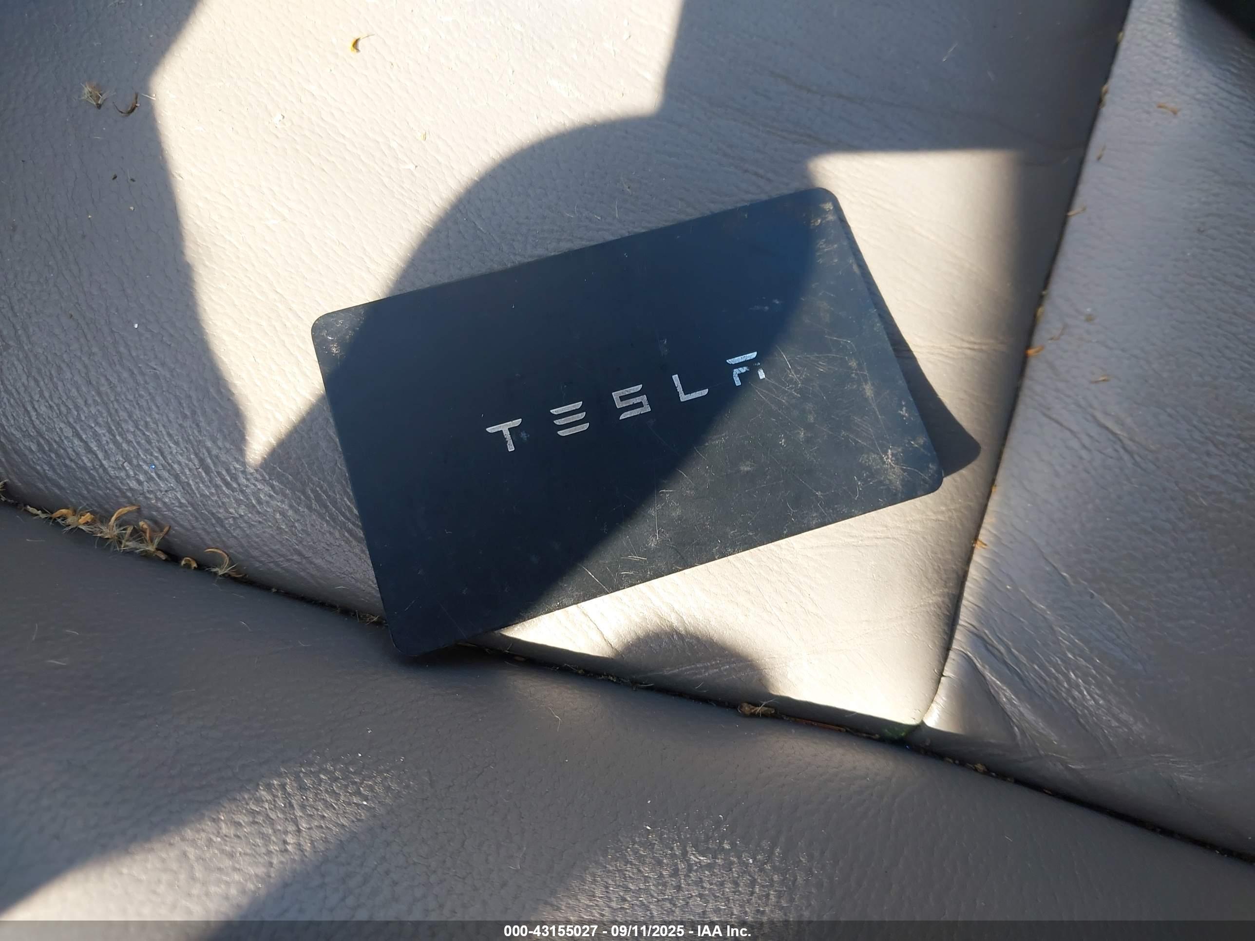 TESLA MODEL image 11