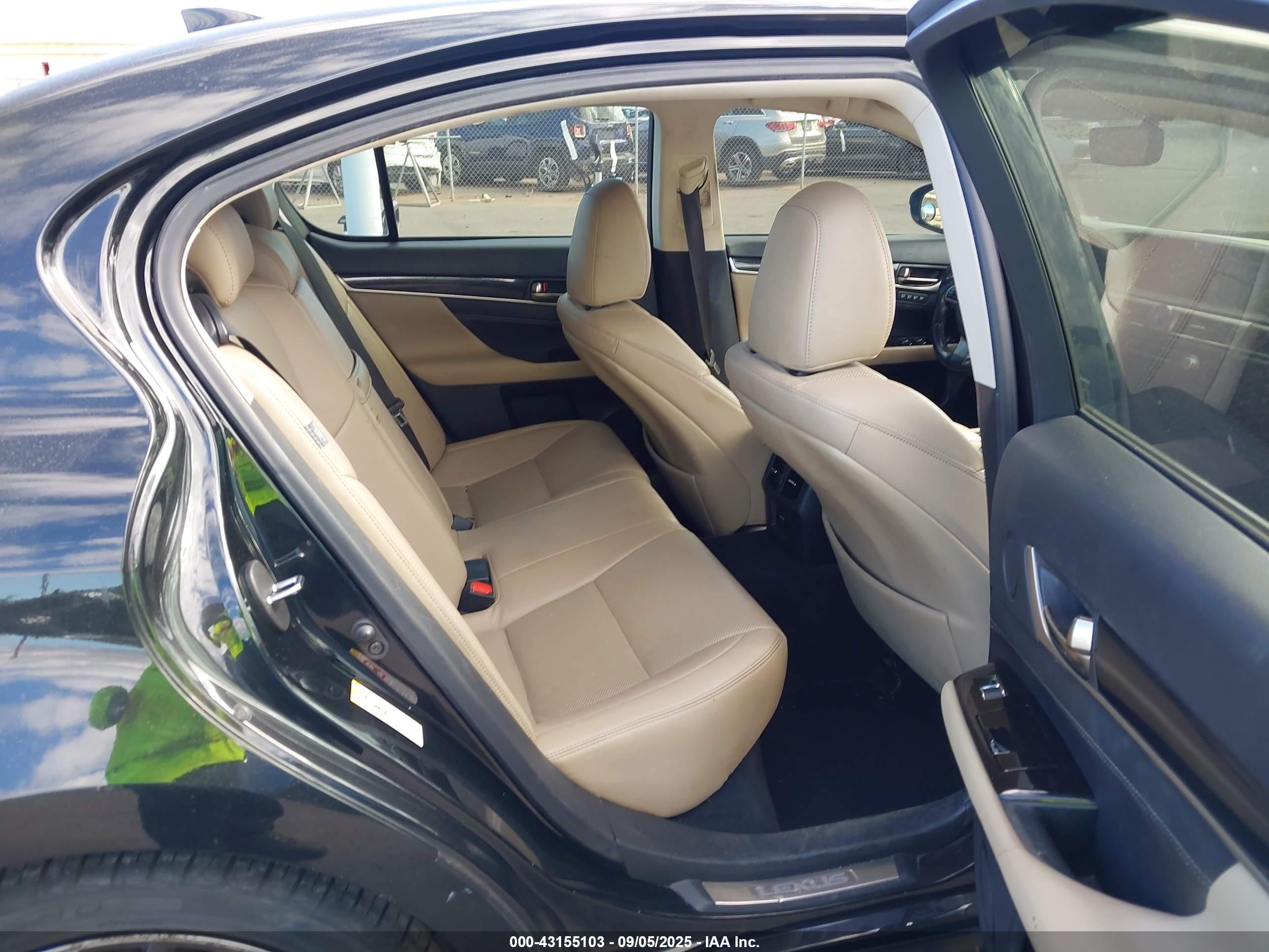 LEXUS GS image 8