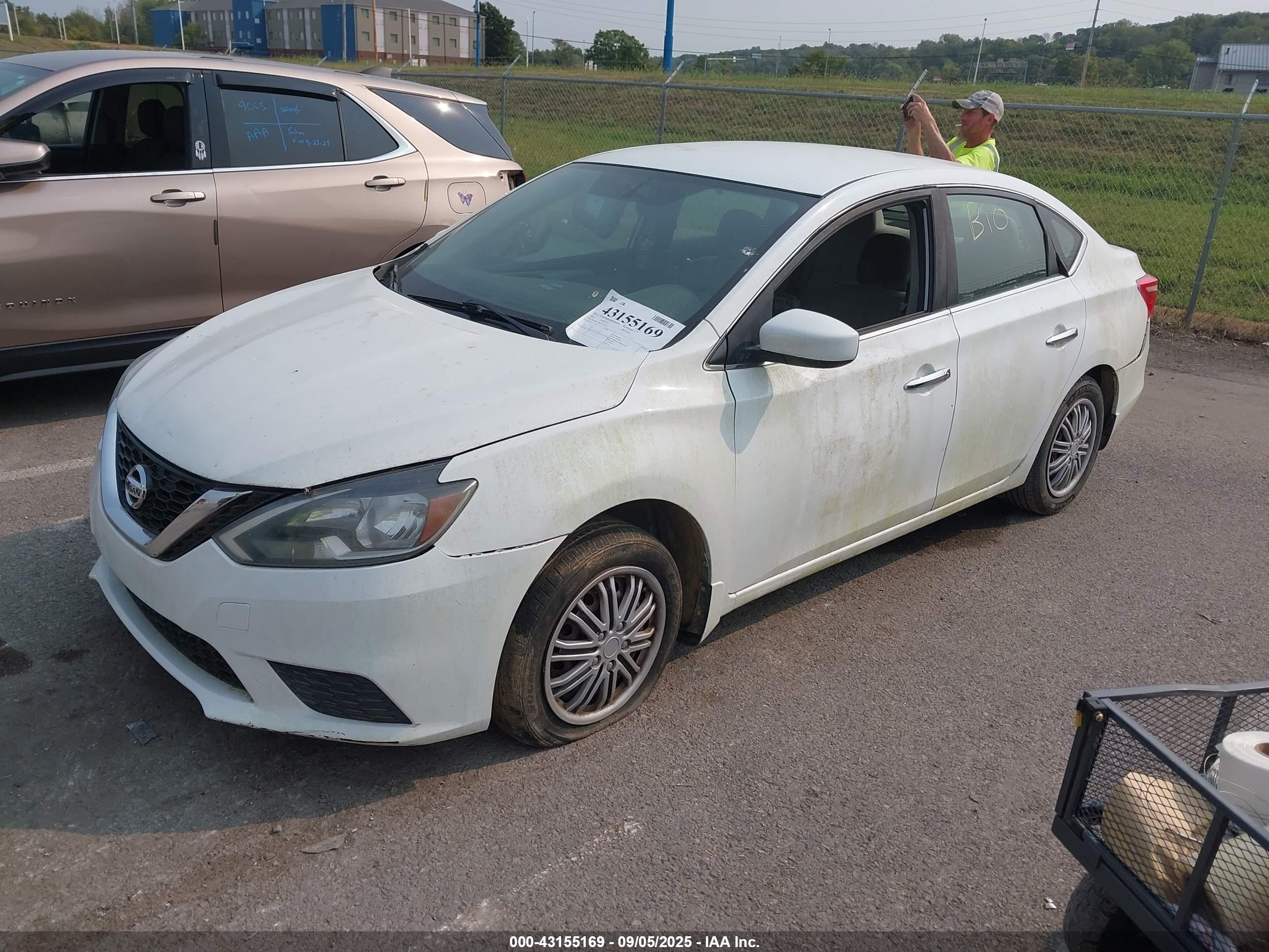 NISSAN SENTRA image 2