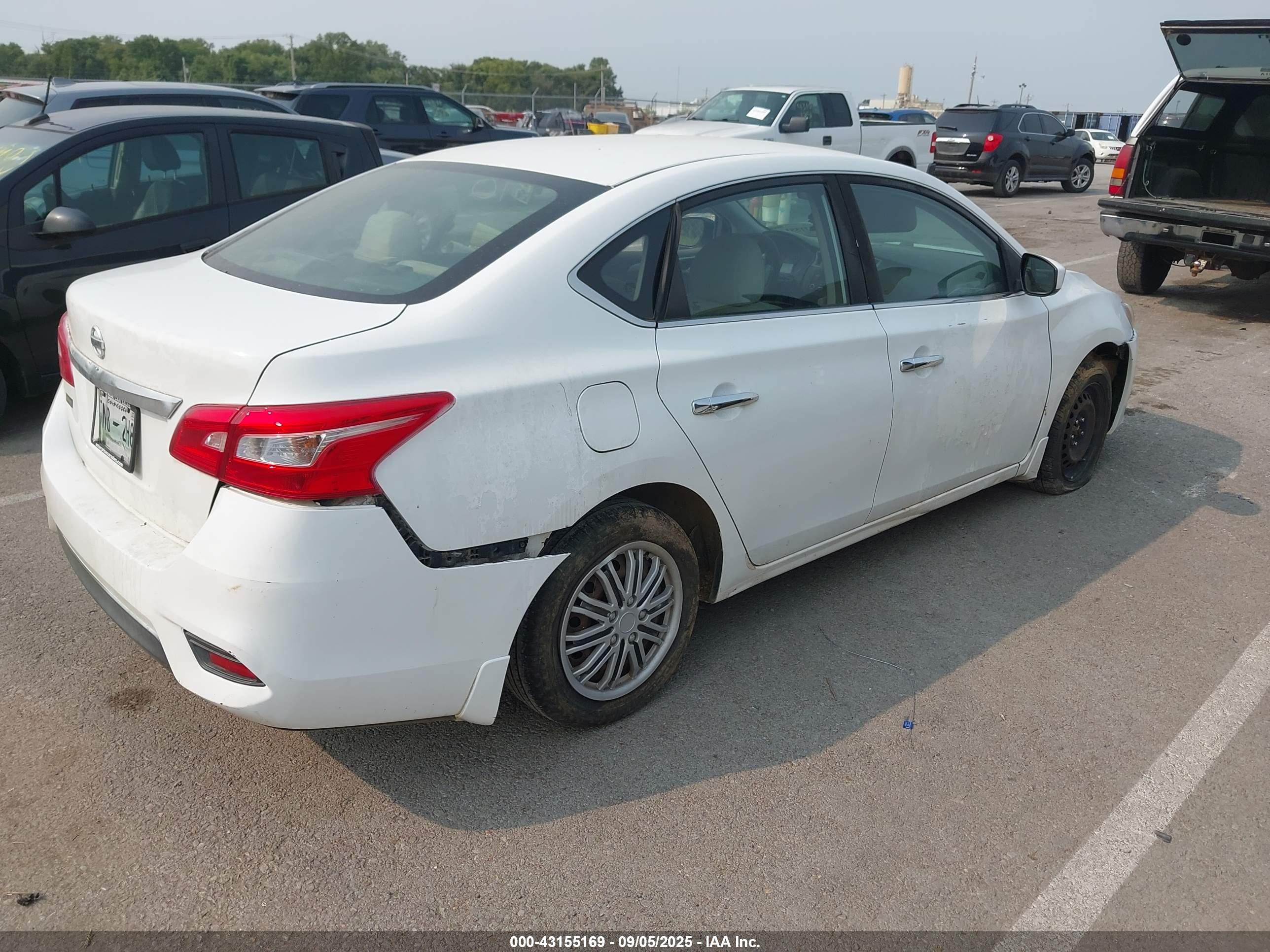 NISSAN SENTRA image 4