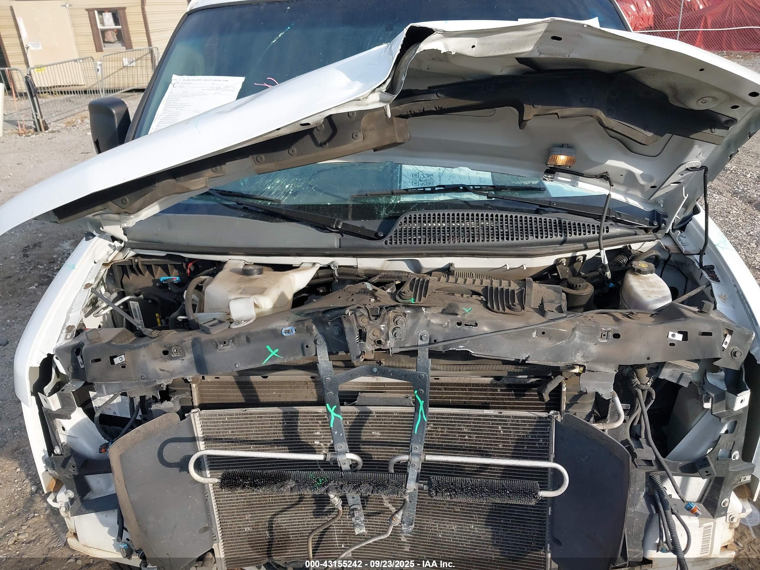 CHEVROLET EXPRESS image 10