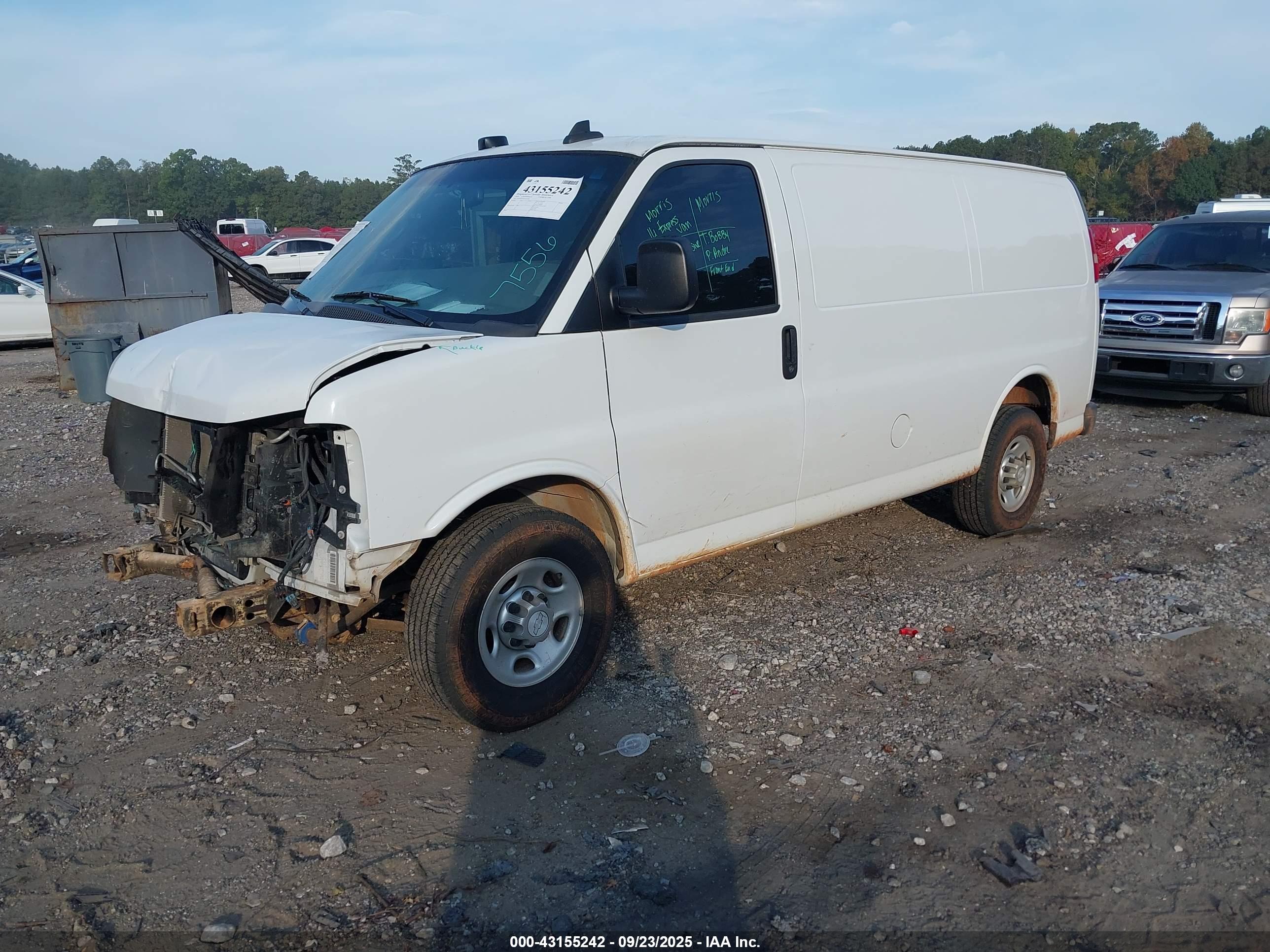 CHEVROLET EXPRESS image 2