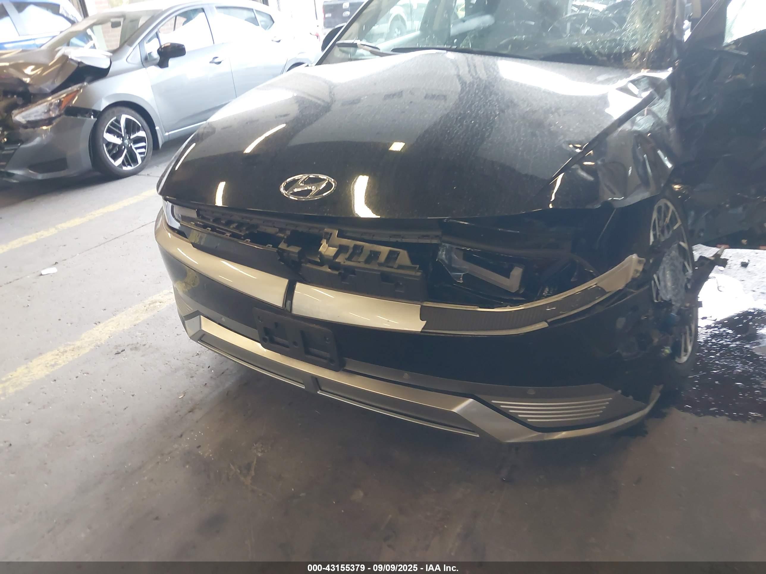 HYUNDAI IONIQ image 6