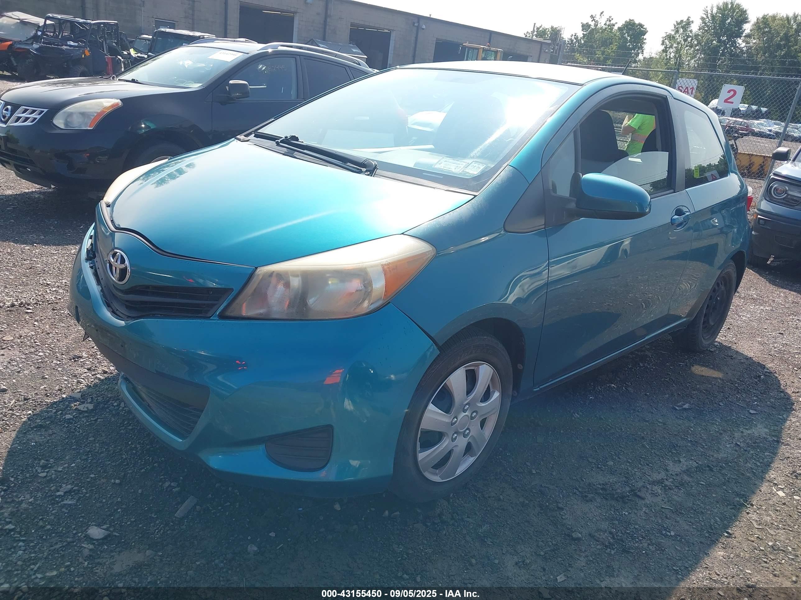 TOYOTA YARIS image 2