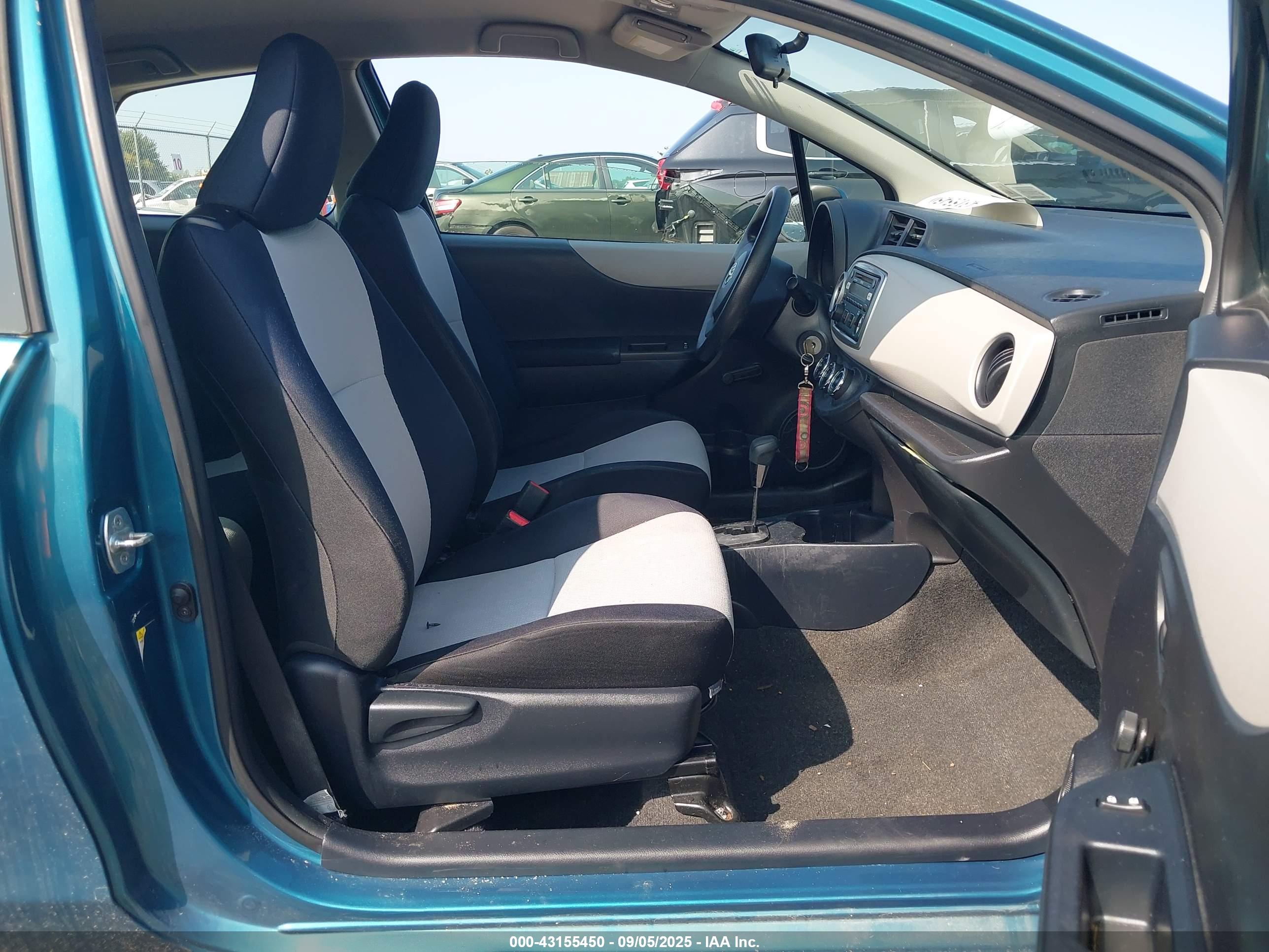 TOYOTA YARIS image 5