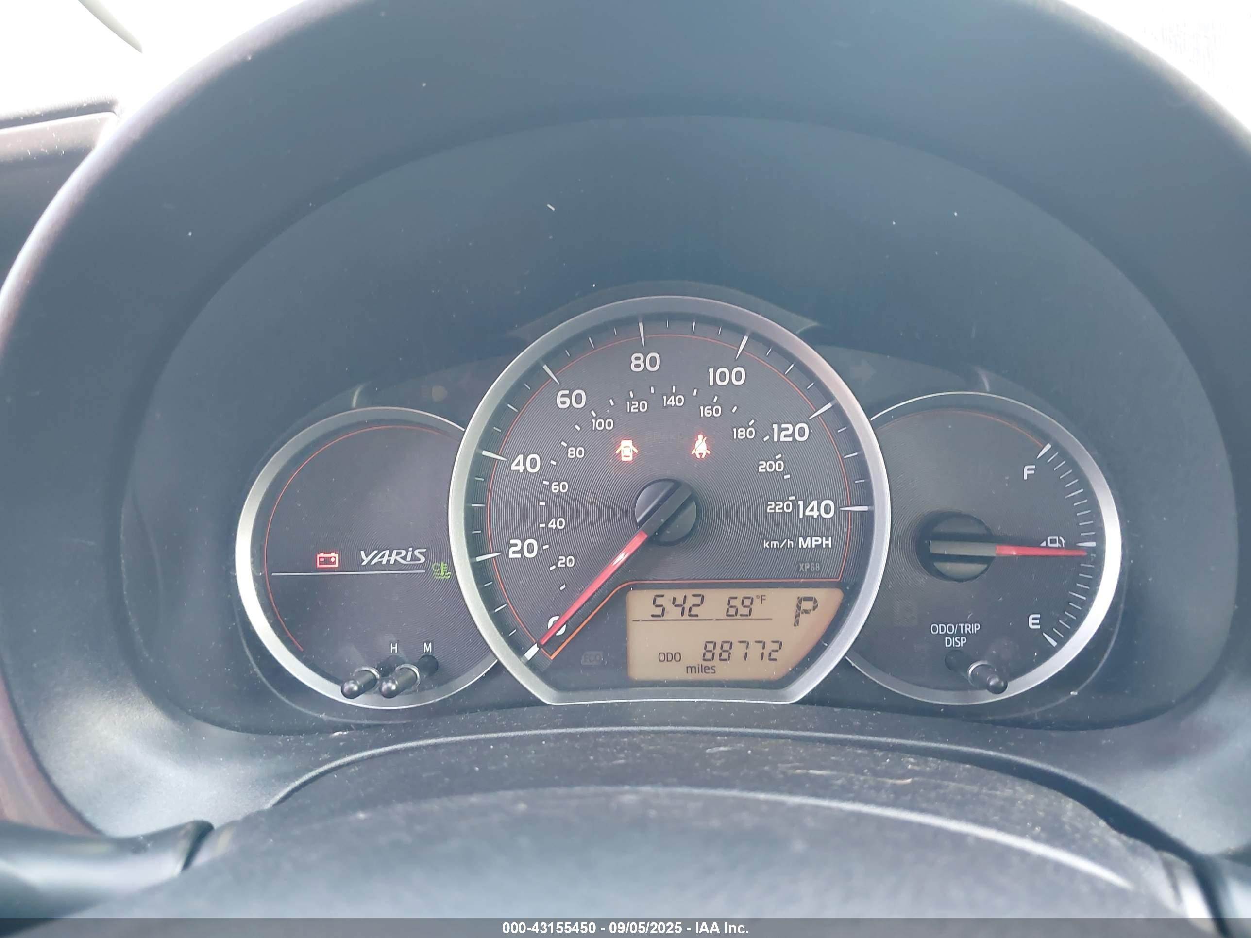 TOYOTA YARIS image 7