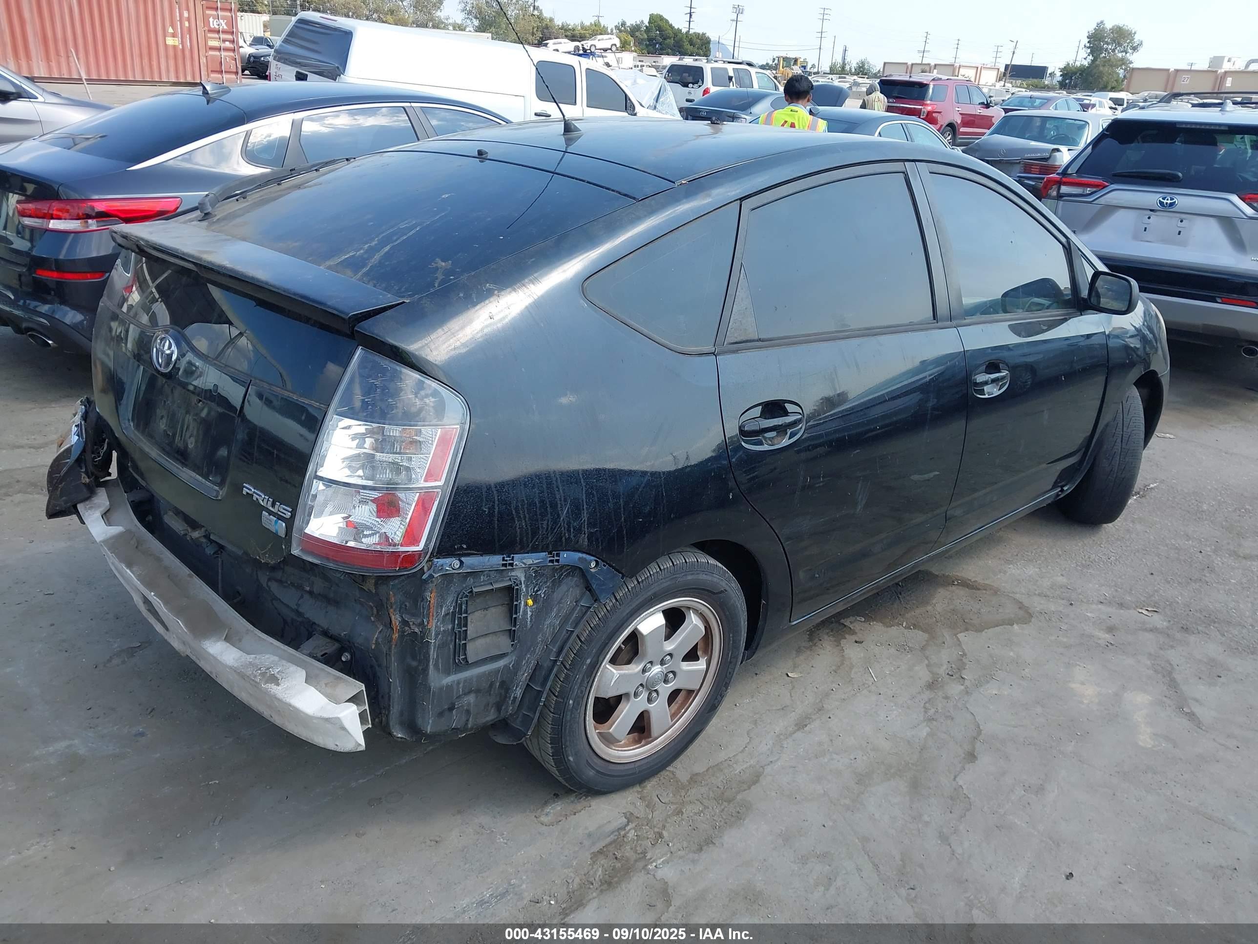 TOYOTA PRIUS image 4