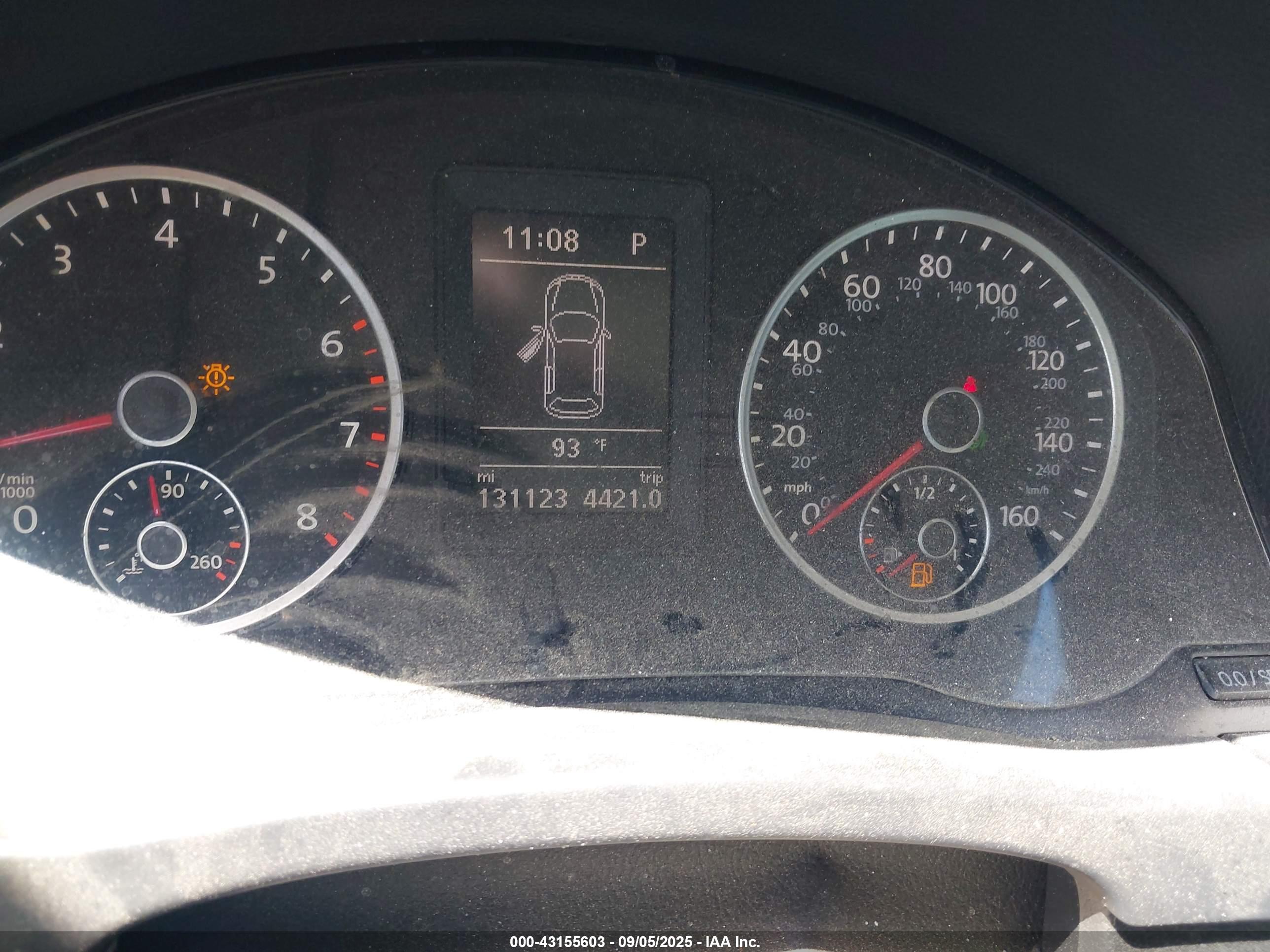 VOLKSWAGEN TIGUAN image 7