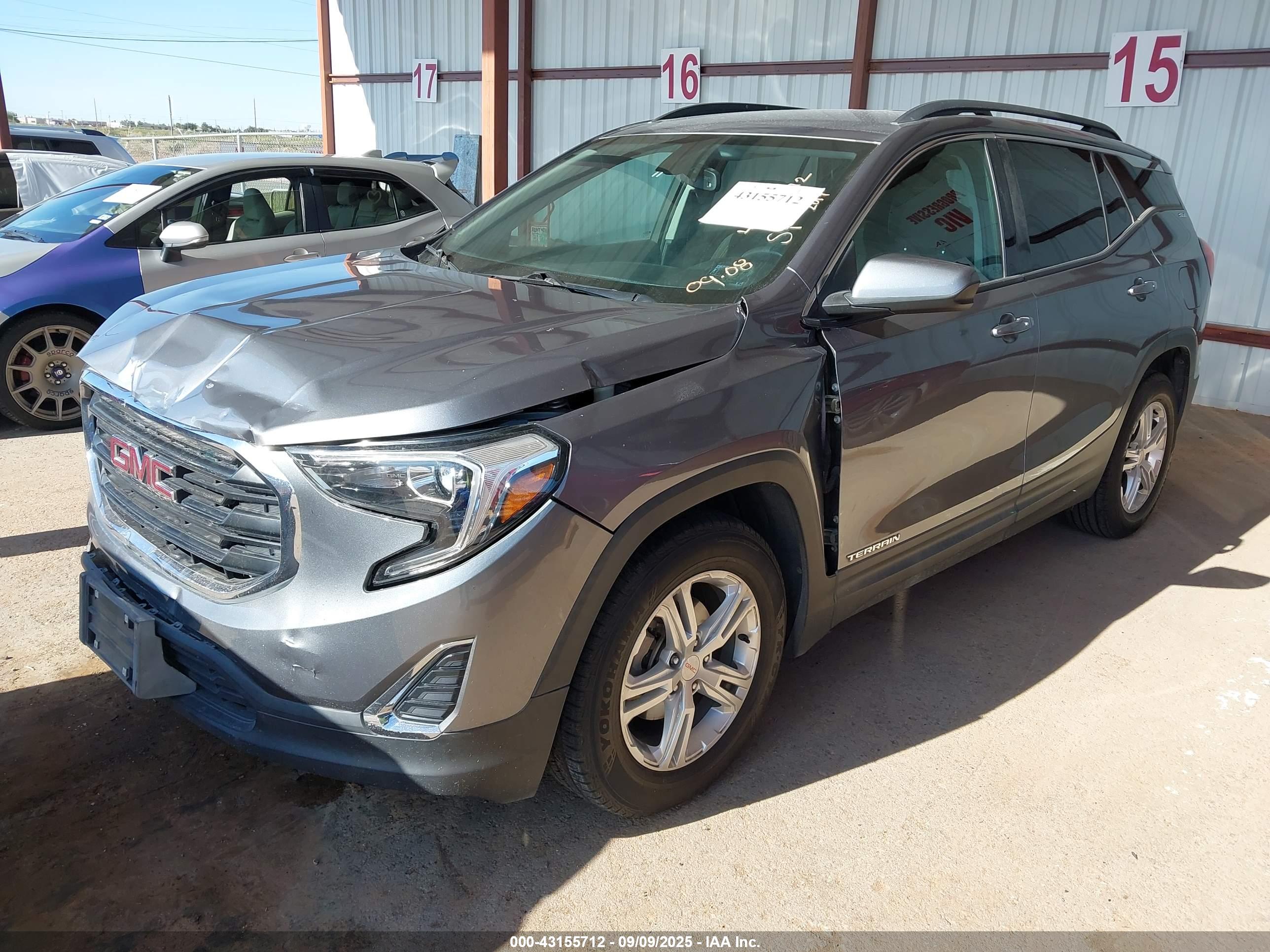GMC TERRAIN image 2