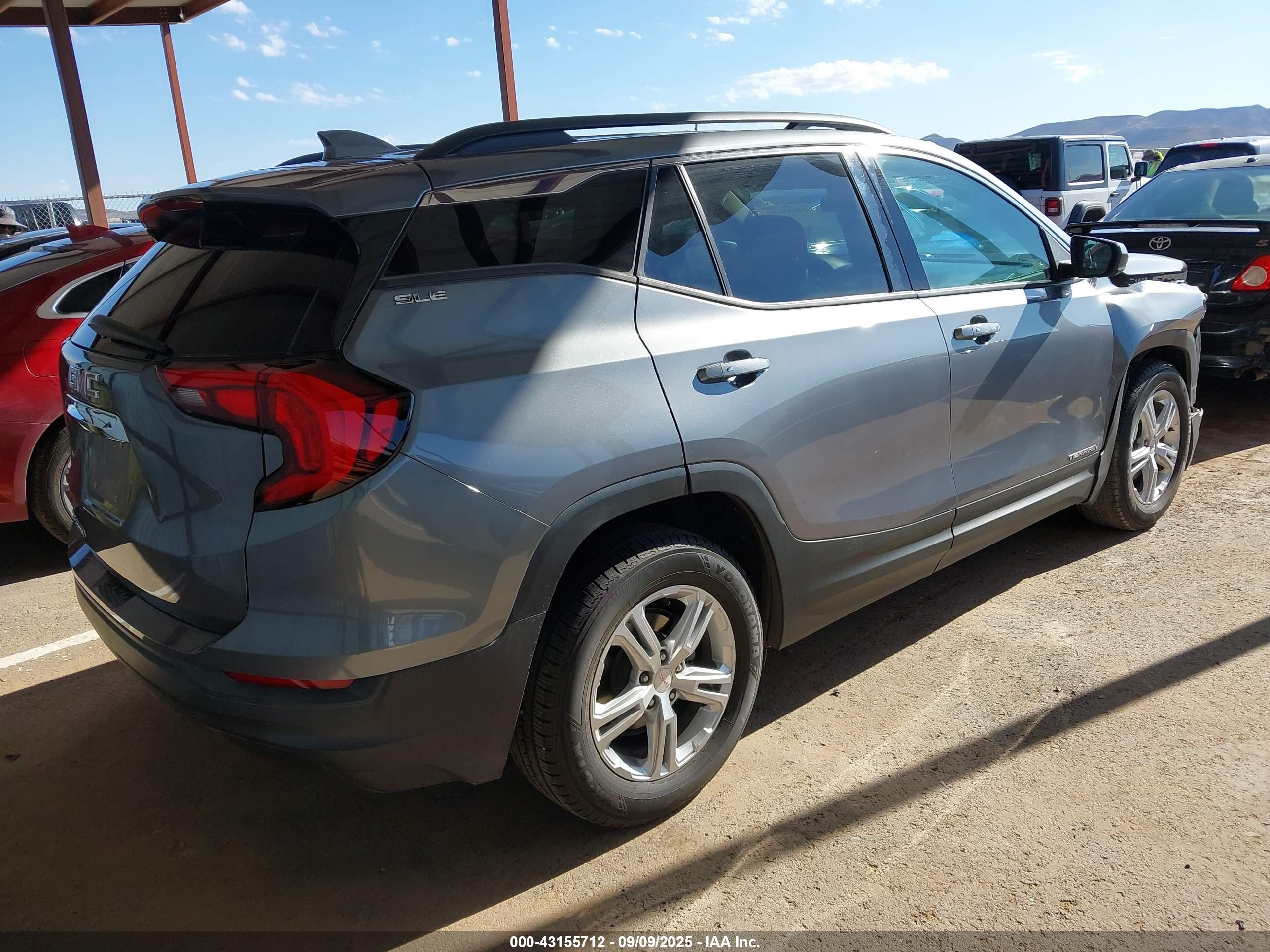 GMC TERRAIN image 4