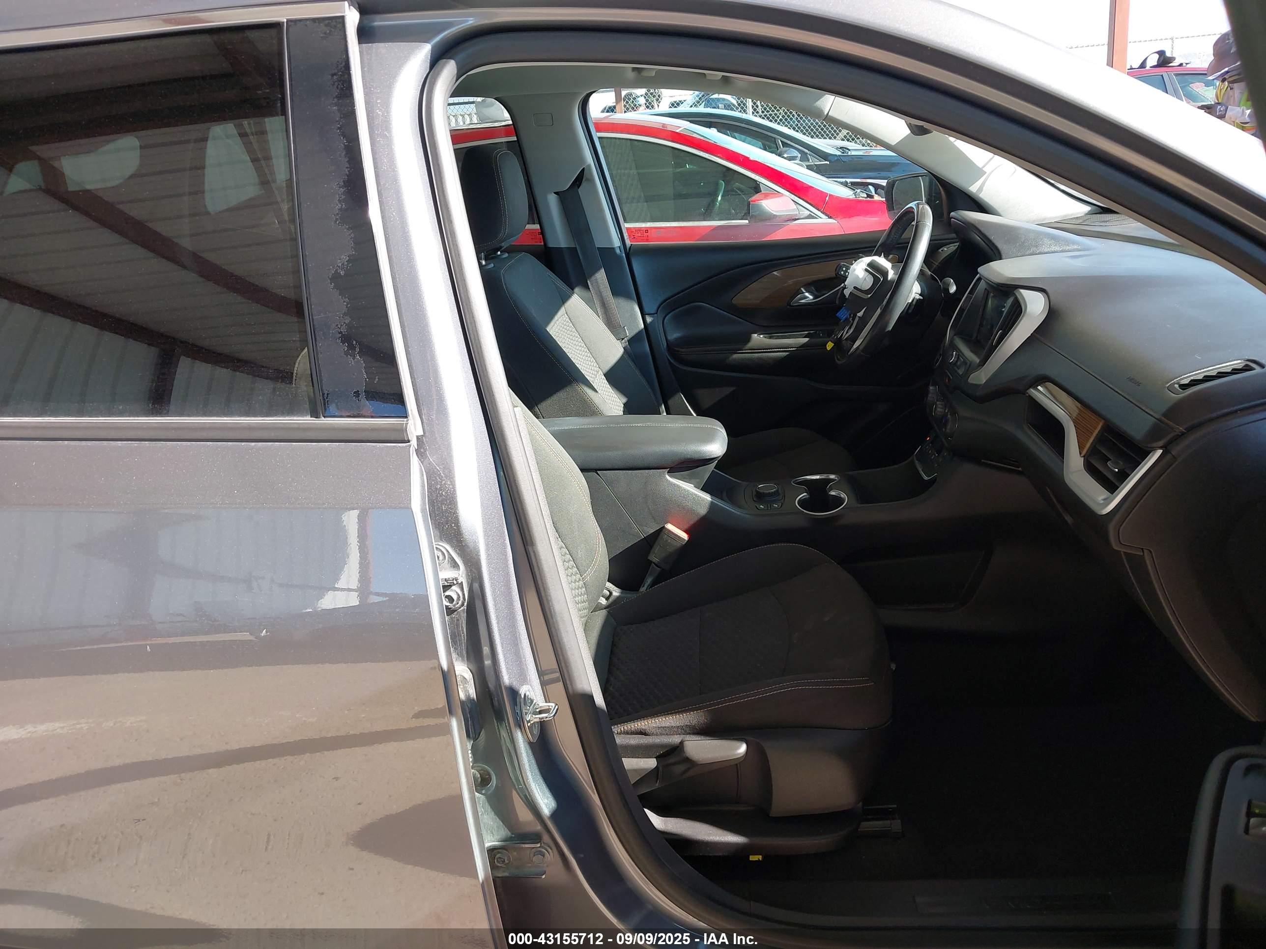 GMC TERRAIN image 5
