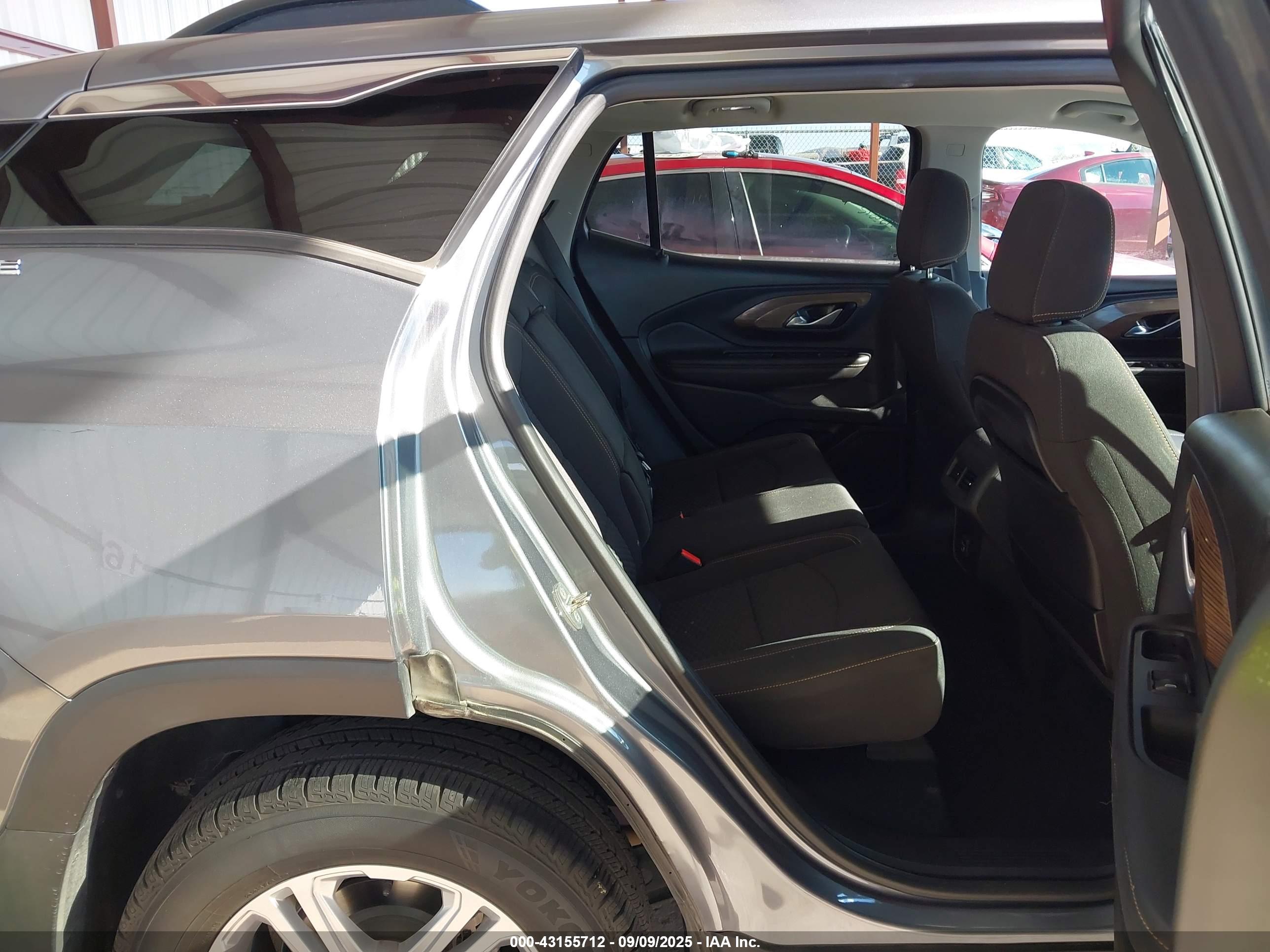 GMC TERRAIN image 8
