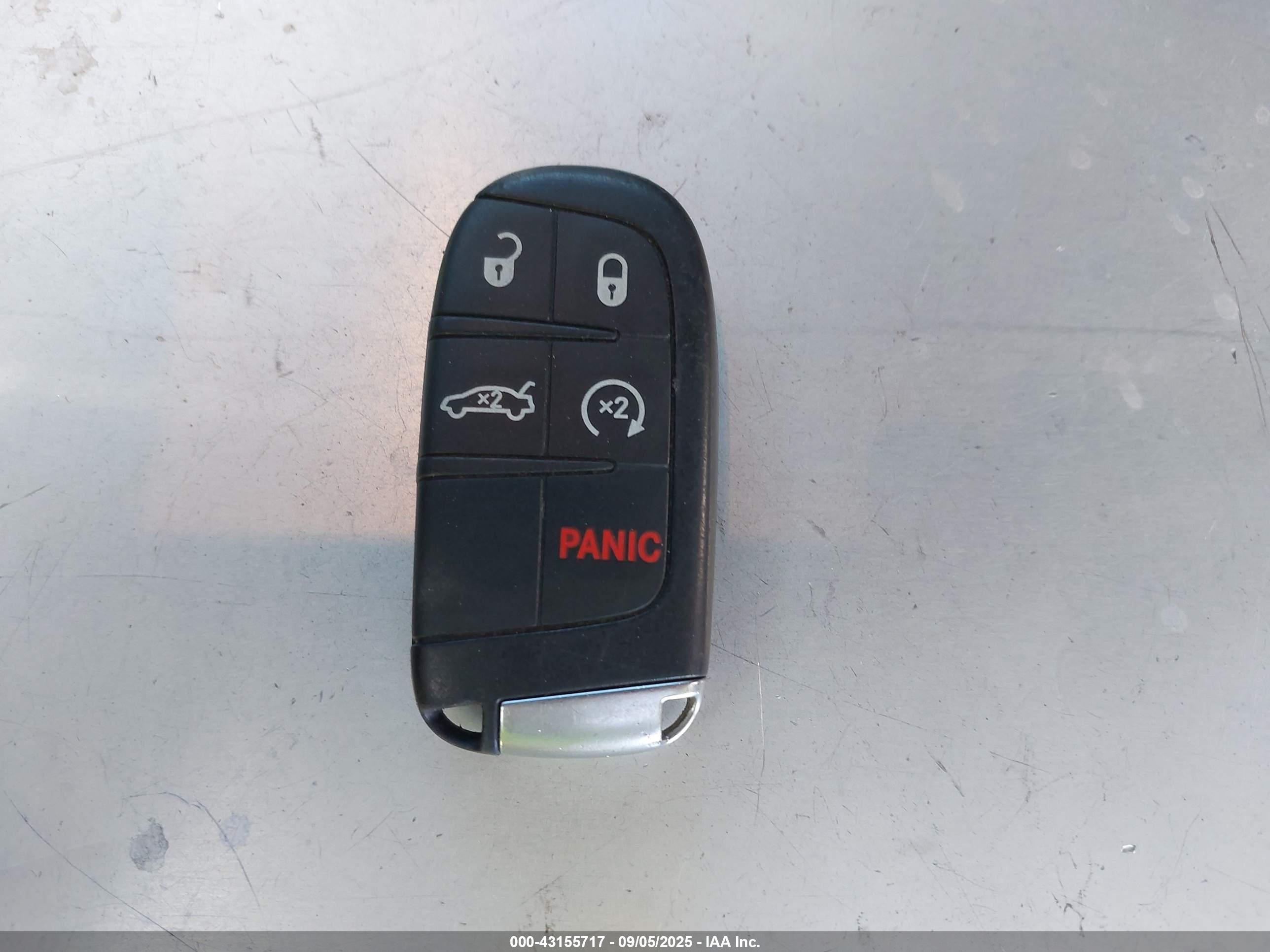 CHRYSLER 300 image 11