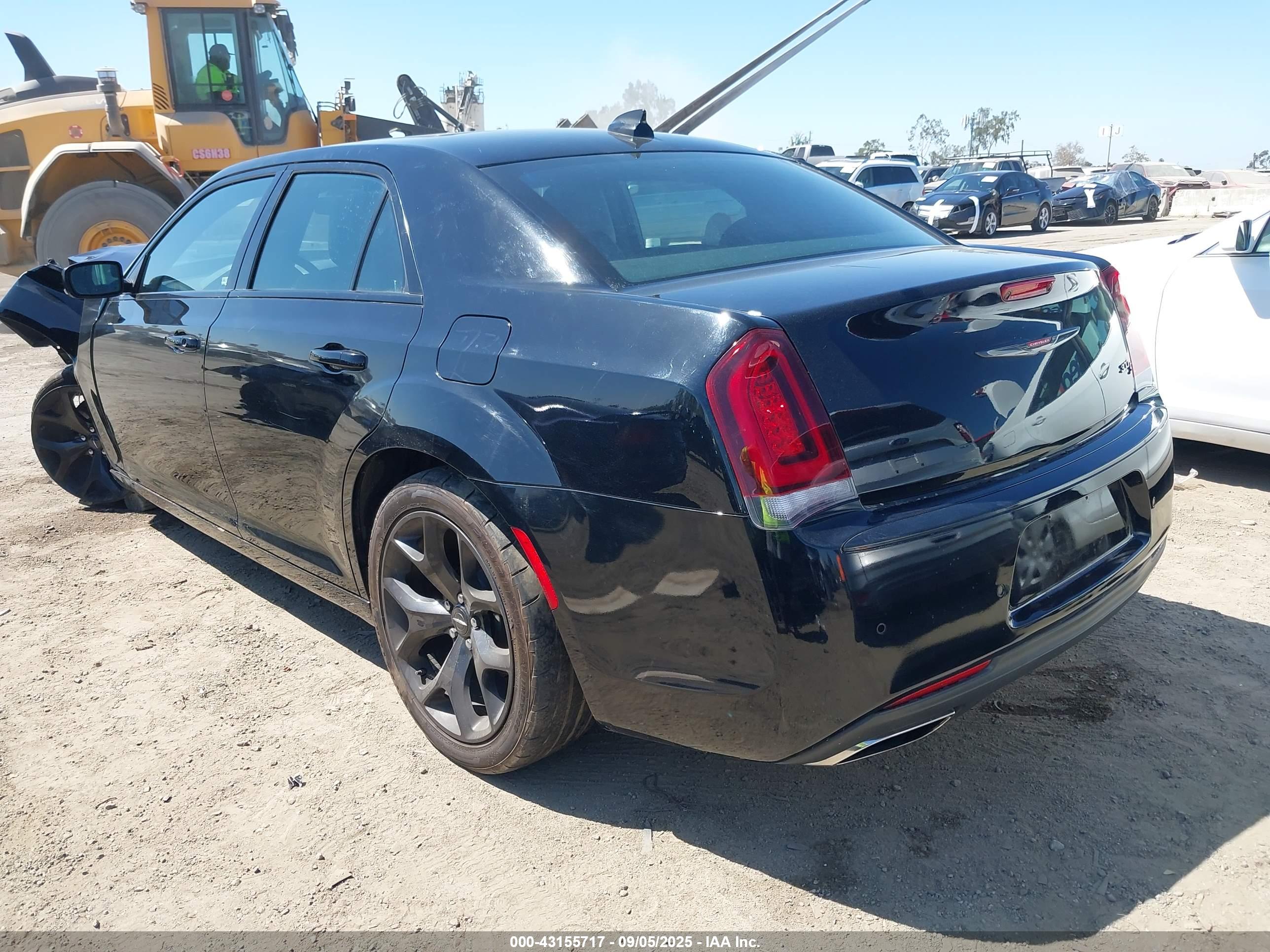 CHRYSLER 300 image 3