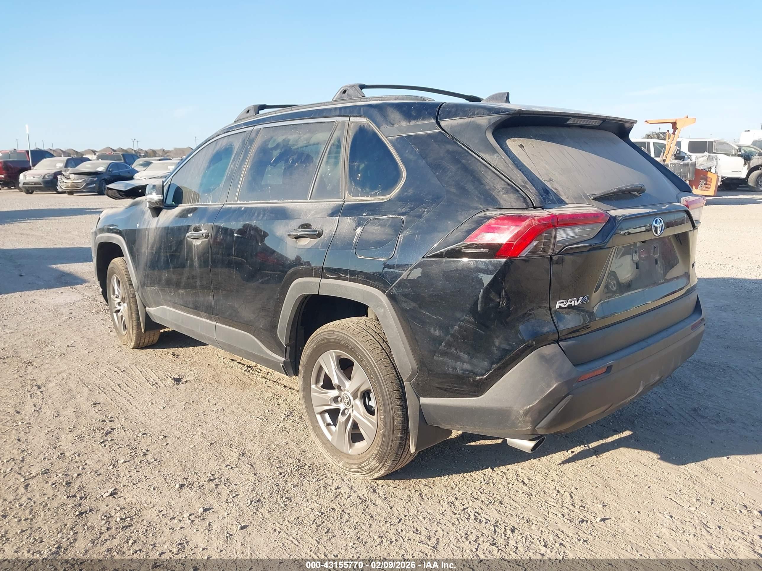 TOYOTA RAV4 image 3