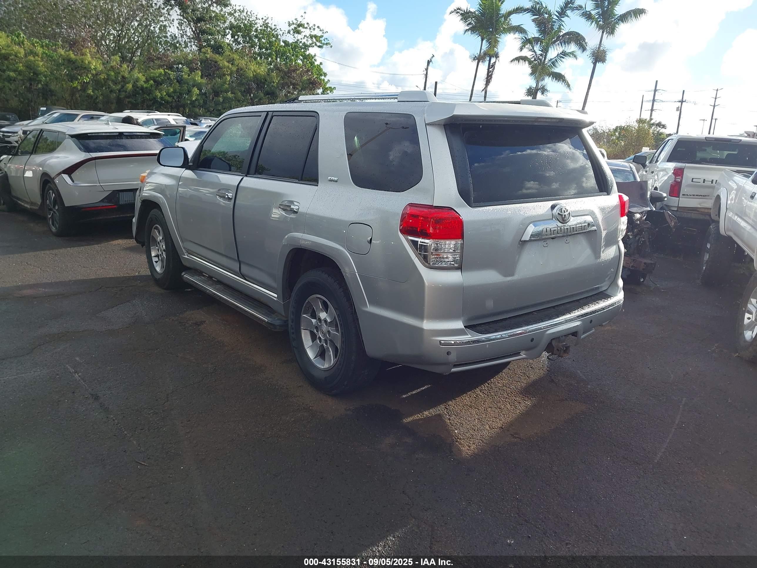 TOYOTA 4RUNNER image 3