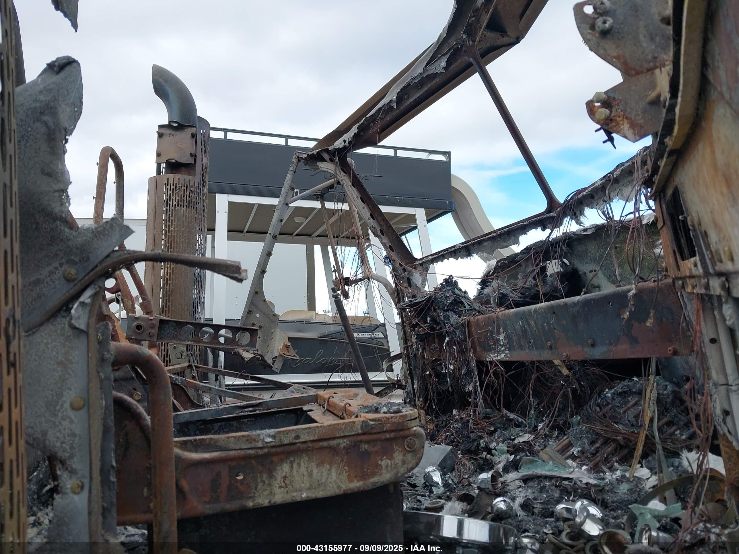 PETERBILT 388 image 5