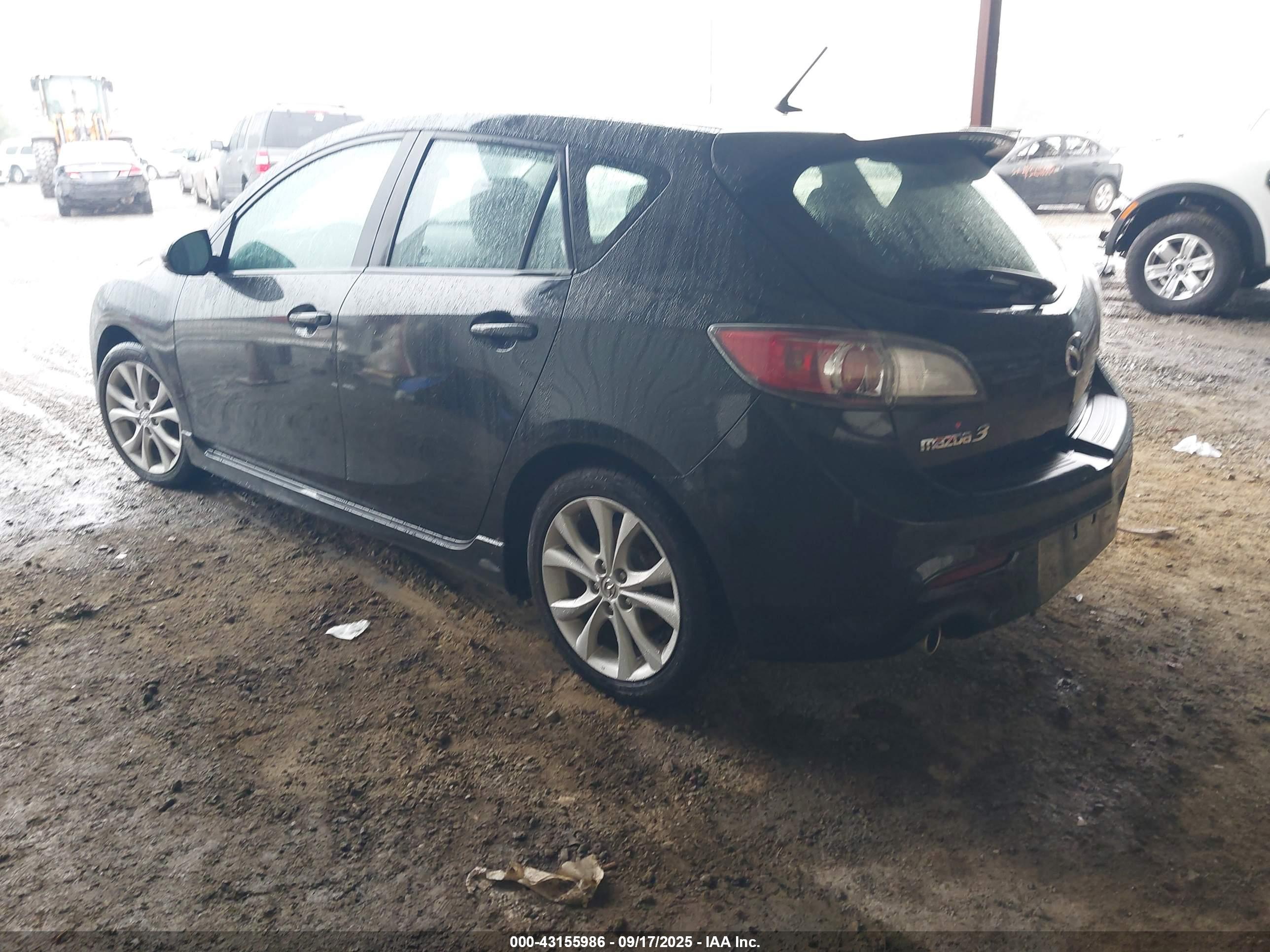 MAZDA MAZDA3 image 3