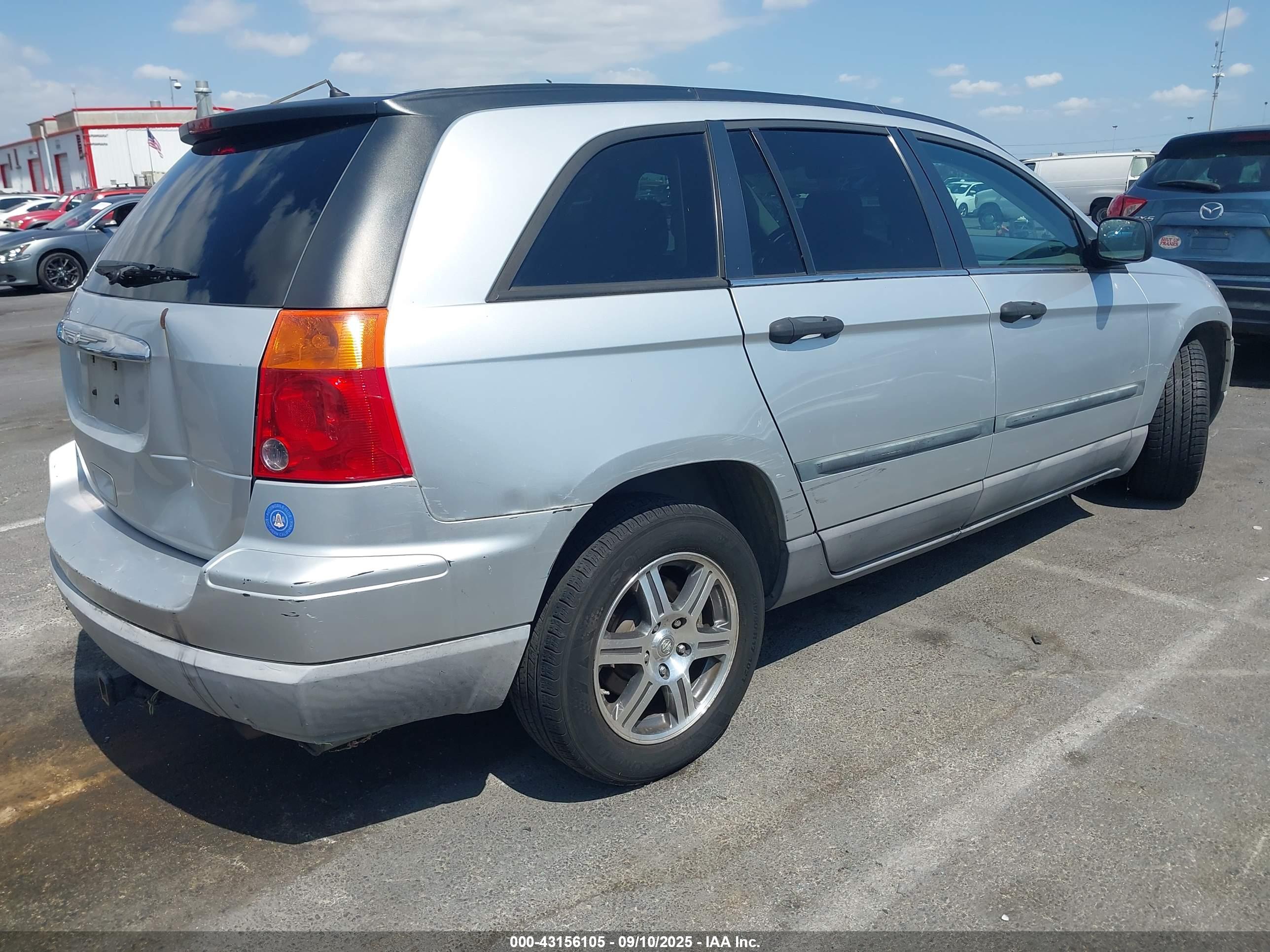CHRYSLER PACIFICA image 4
