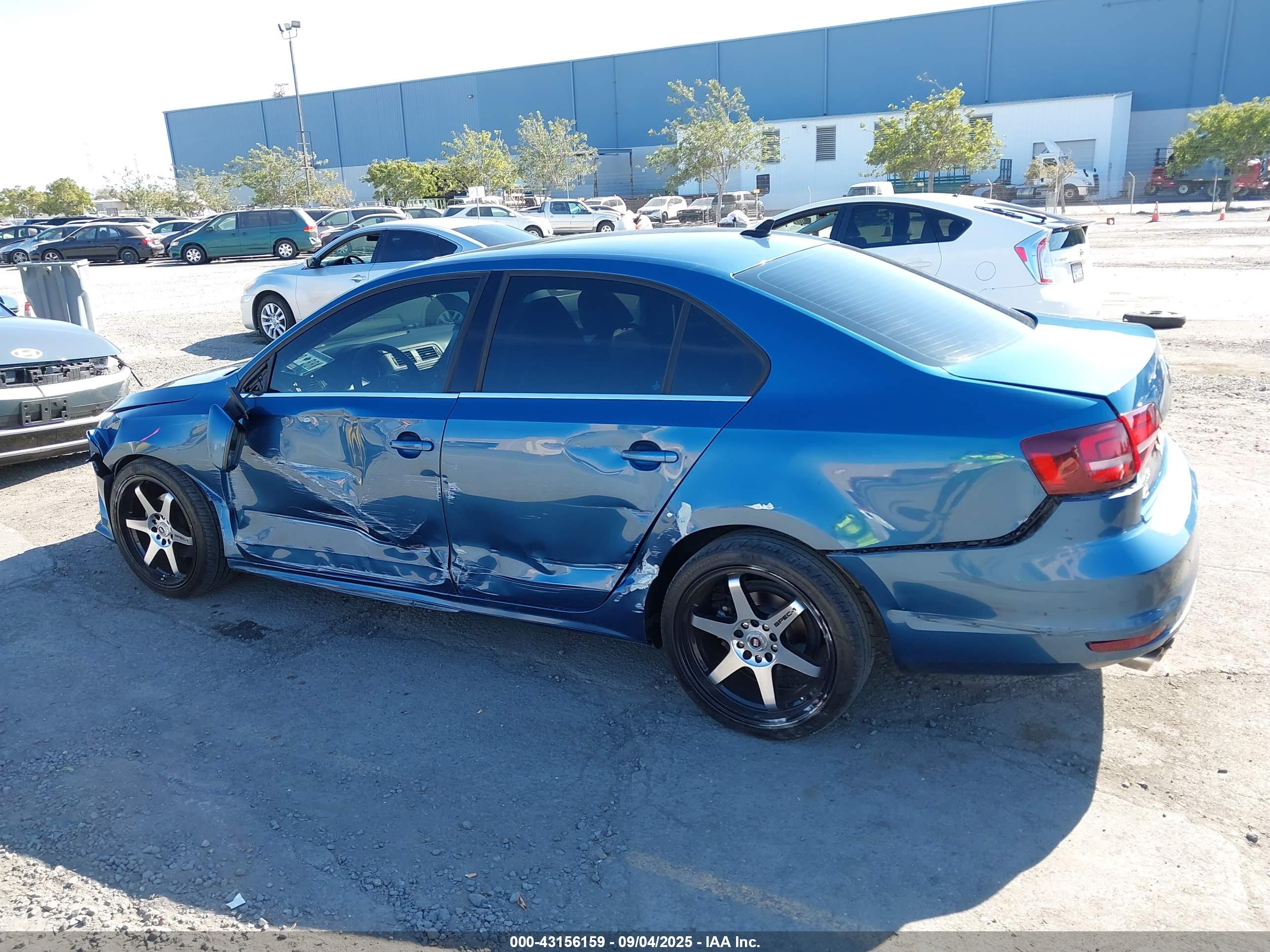 VOLKSWAGEN JETTA image 6