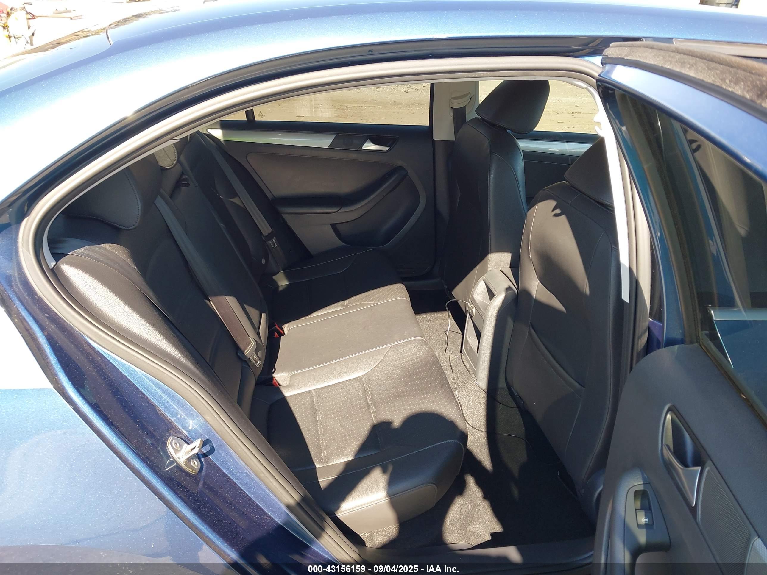 VOLKSWAGEN JETTA image 8