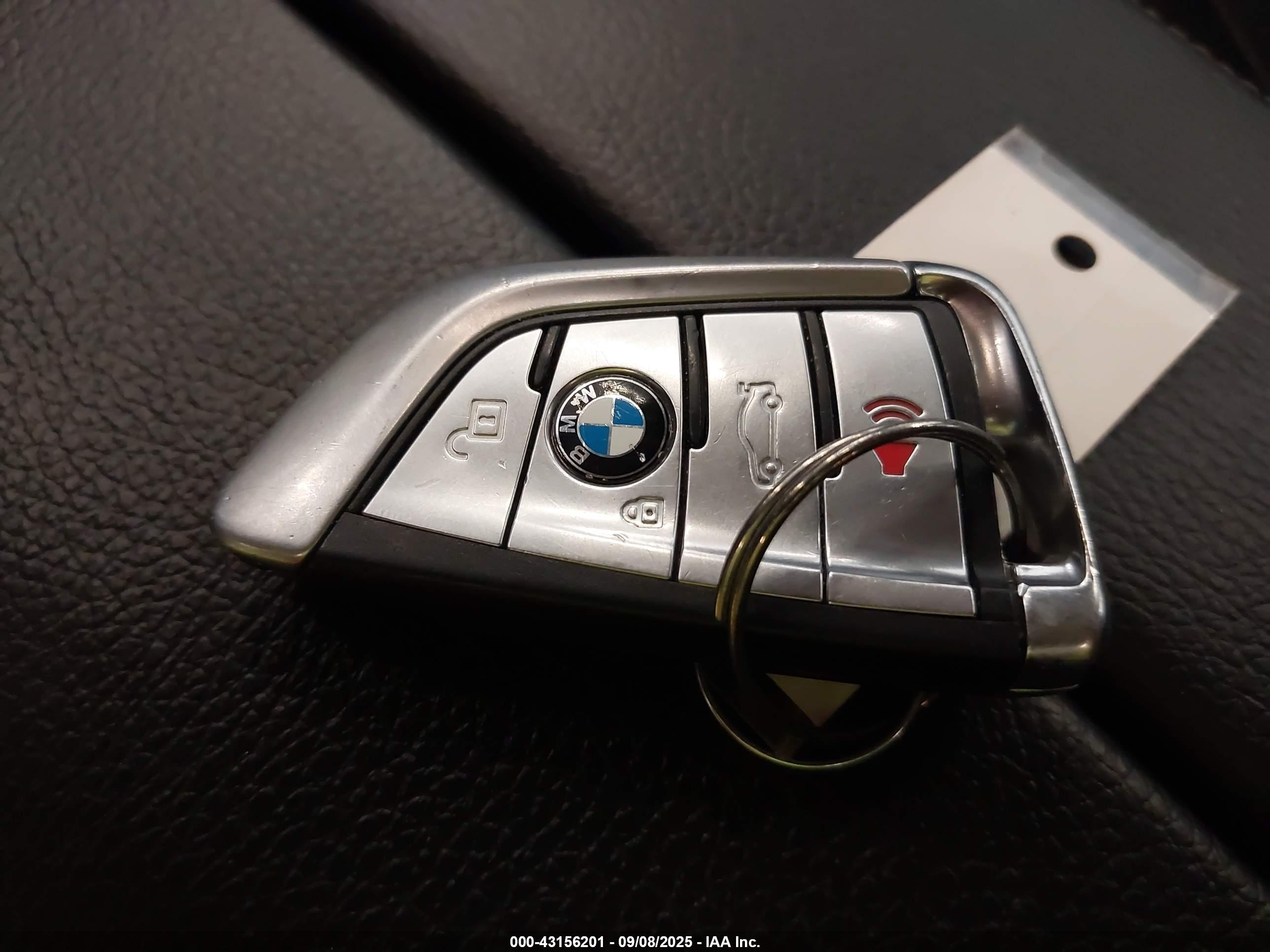 BMW 530E image 11