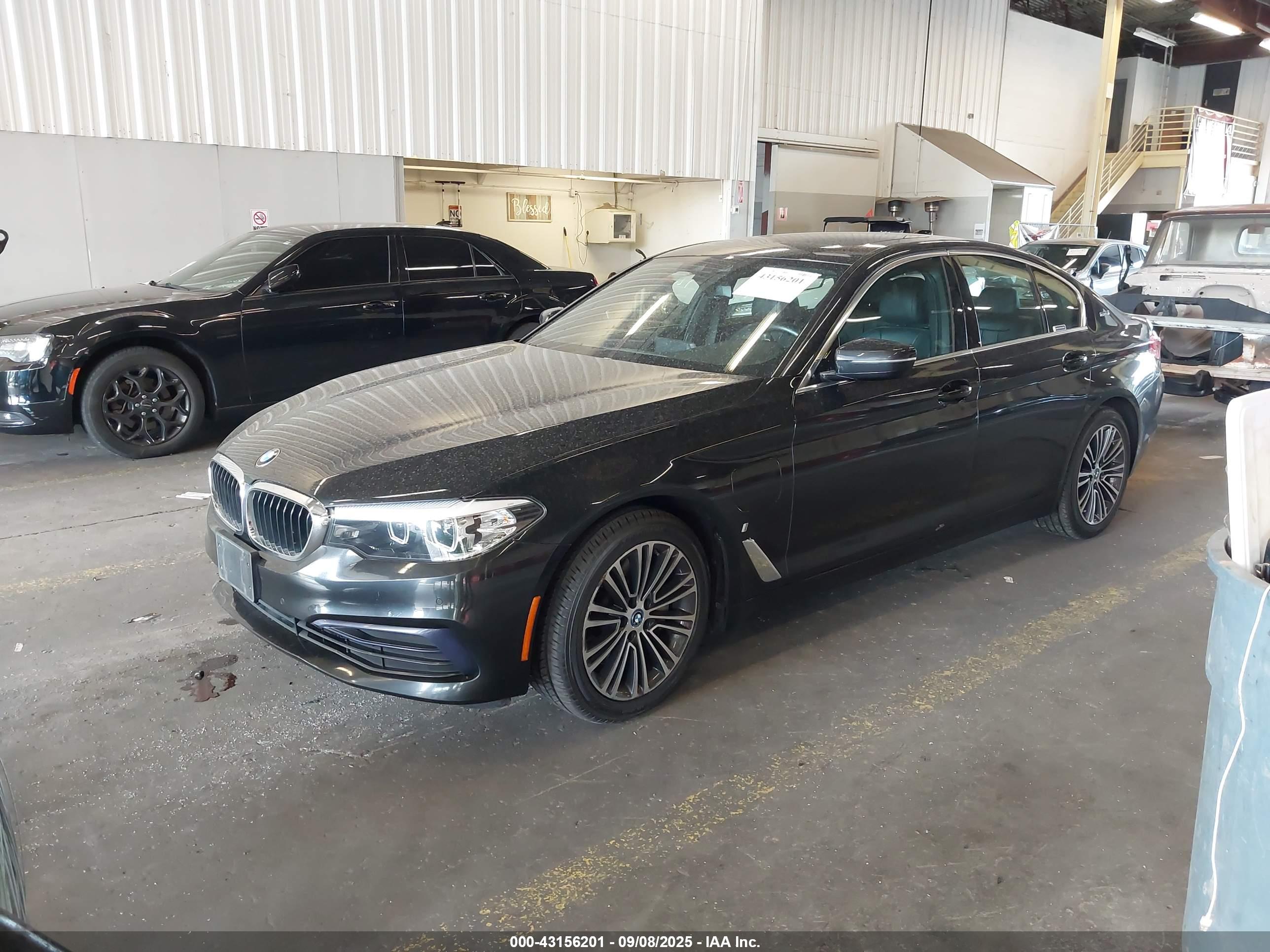 BMW 530E image 2