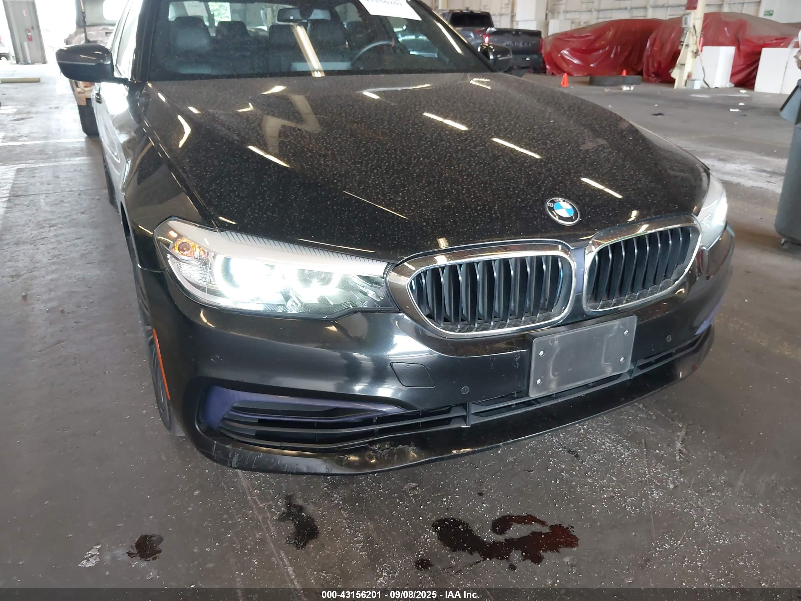 BMW 530E image 6