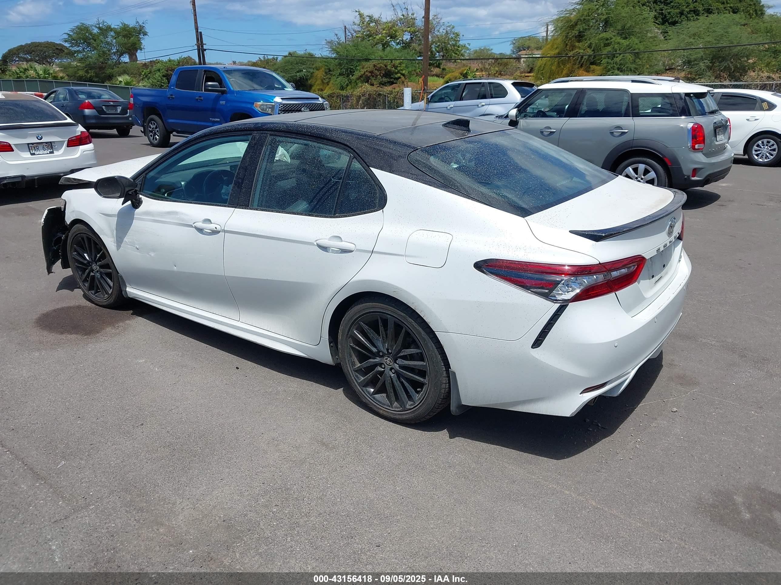 TOYOTA CAMRY image 3