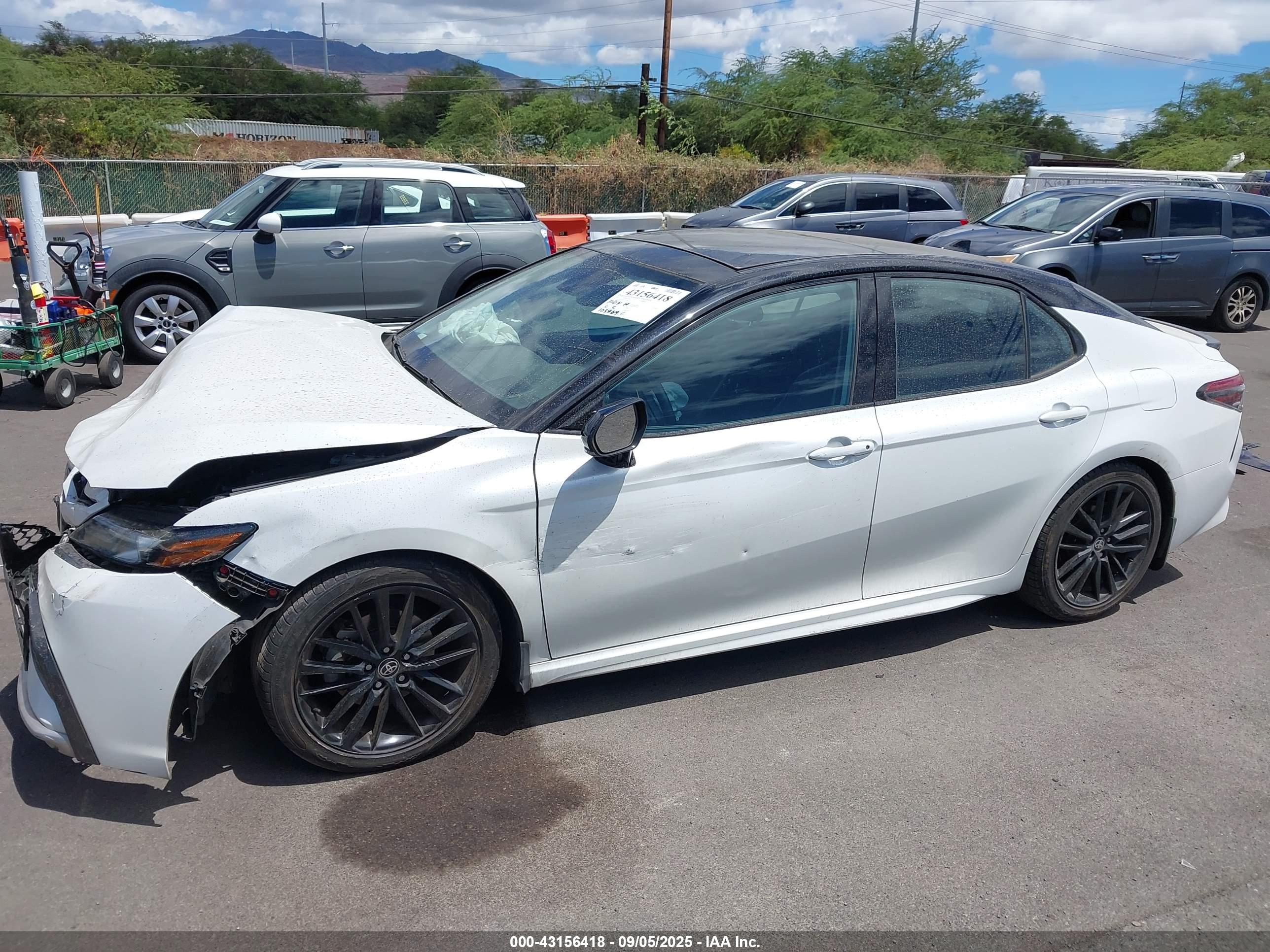 TOYOTA CAMRY image 6
