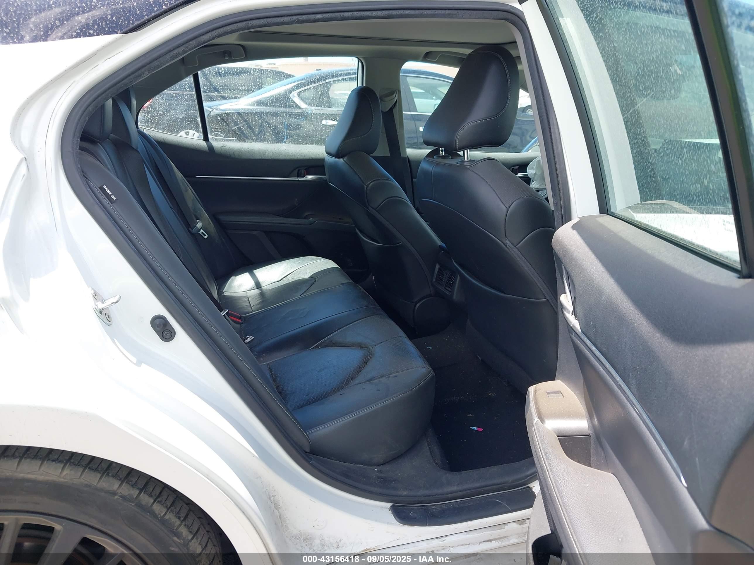 TOYOTA CAMRY image 8