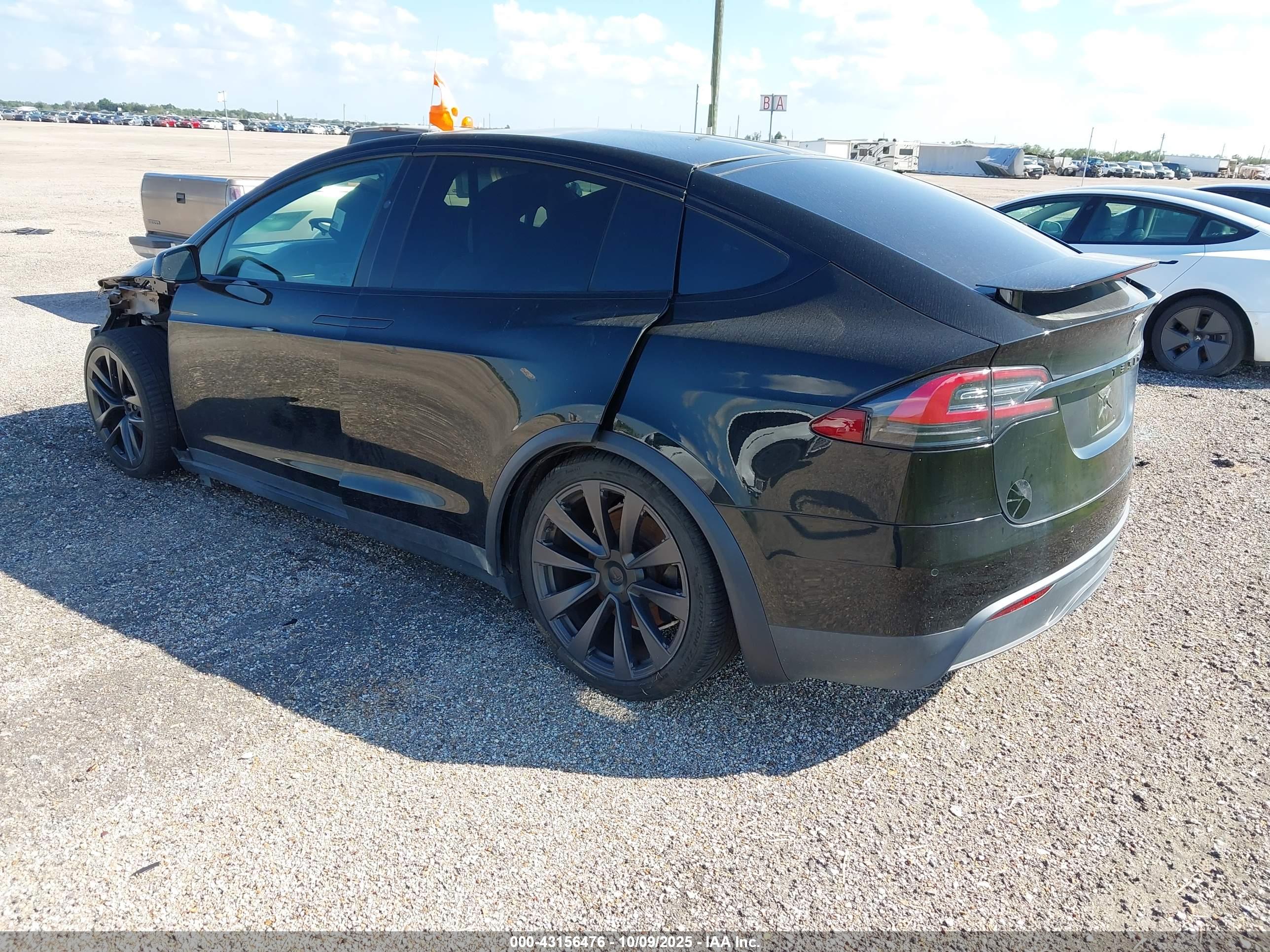 TESLA MODEL image 3
