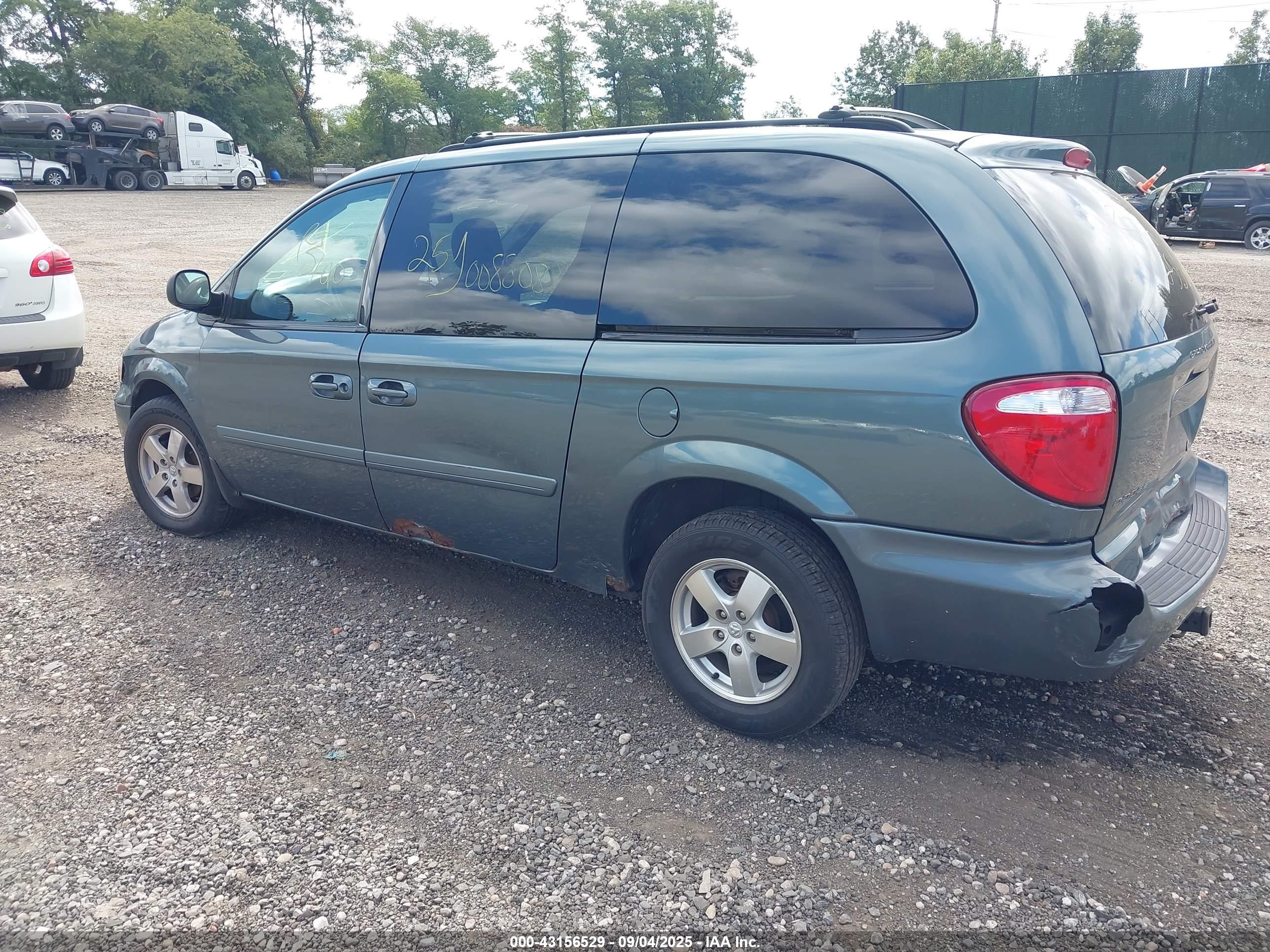 DODGE GRAND image 3