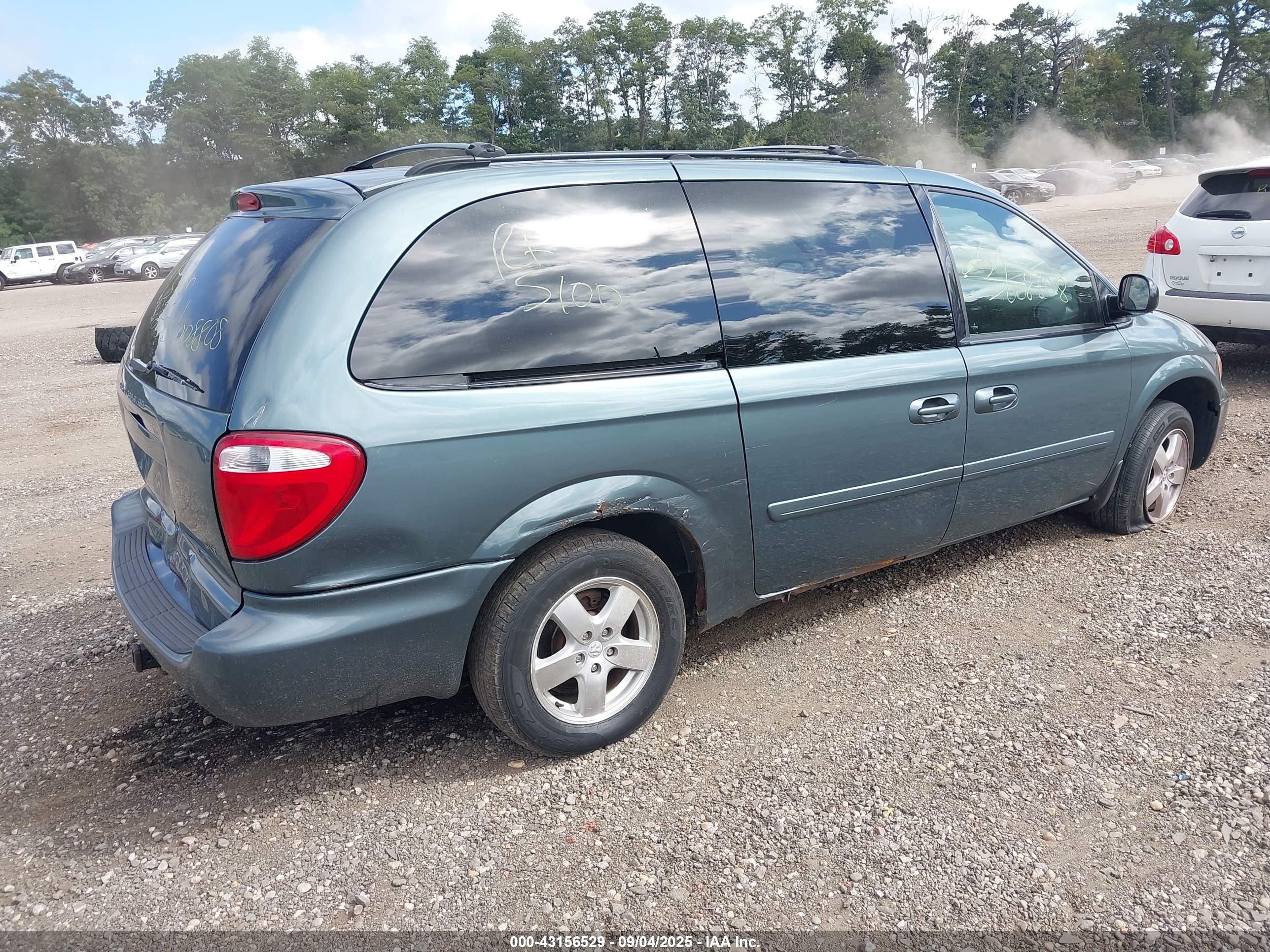 DODGE GRAND image 4