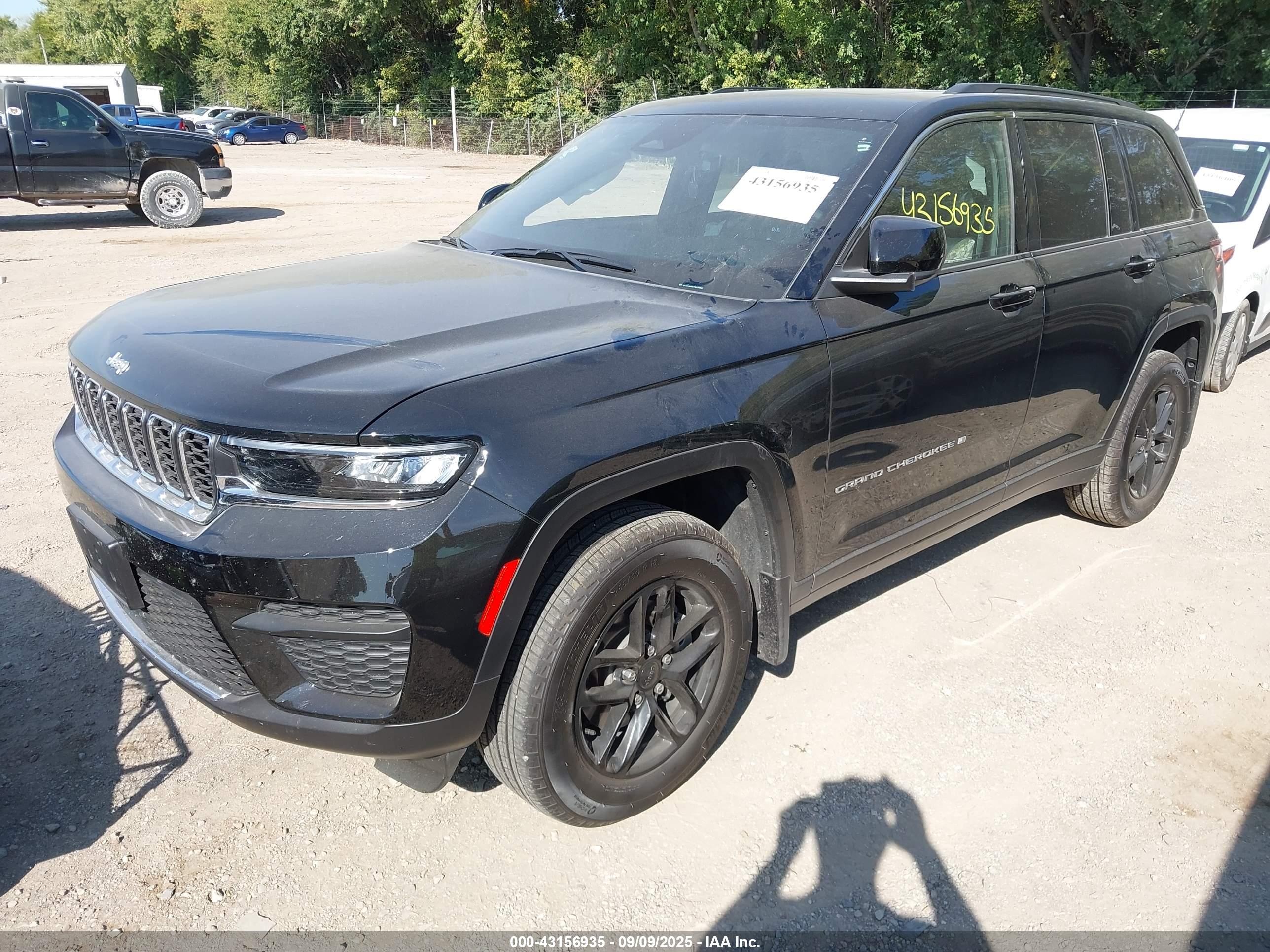JEEP GRAND image 2