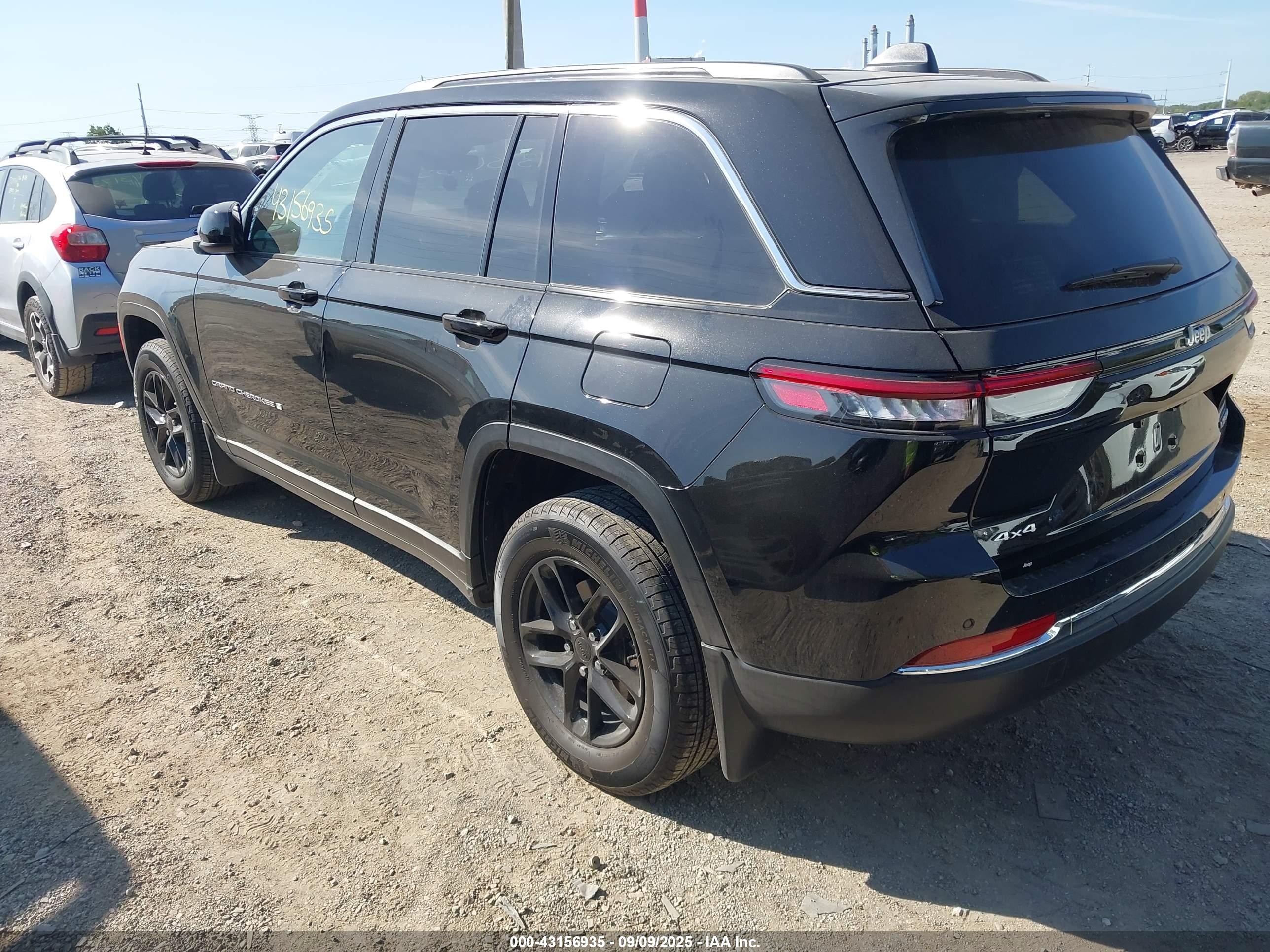 JEEP GRAND image 3