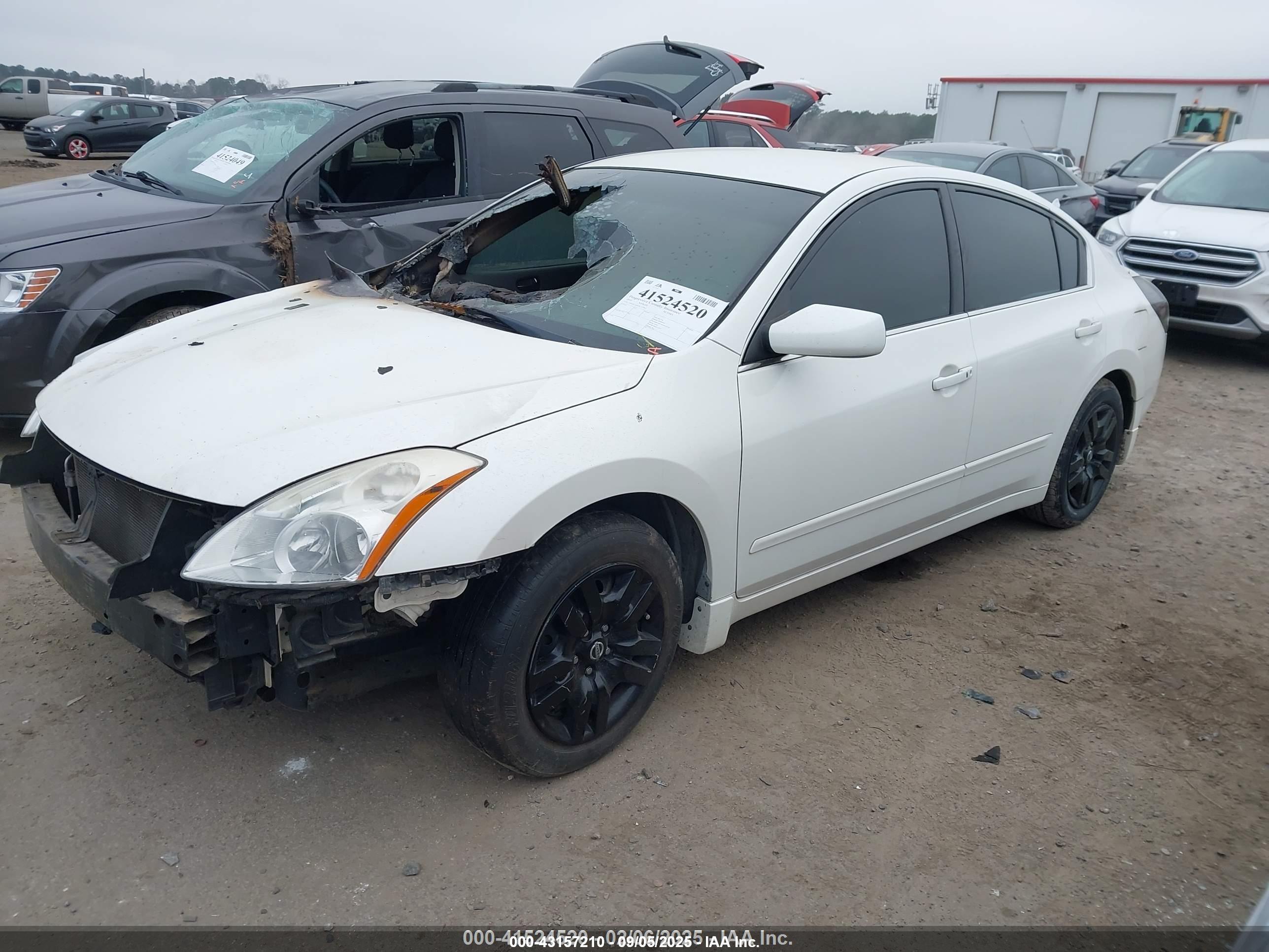 NISSAN ALTIMA image 2