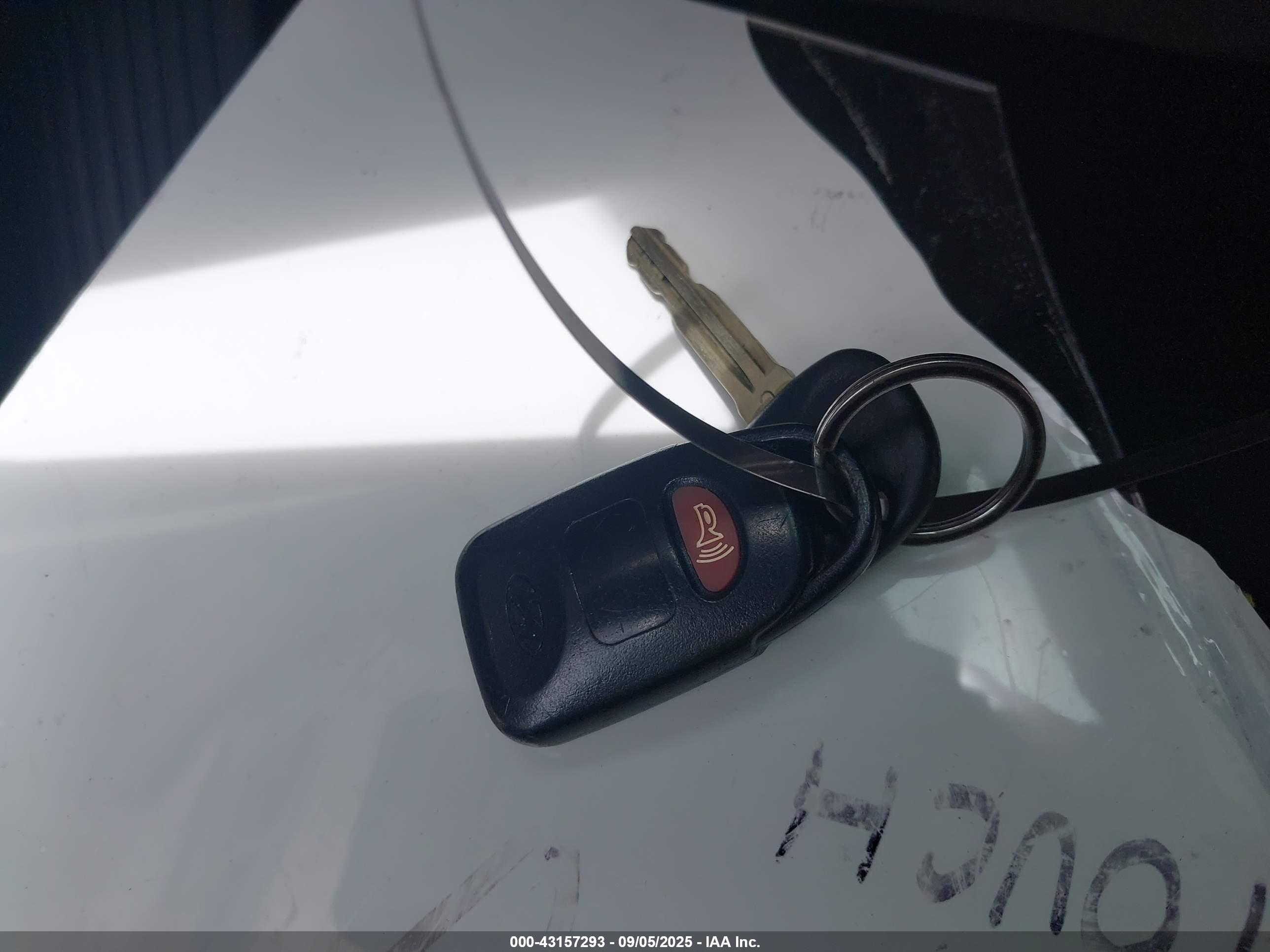 HYUNDAI ELANTRA image 11