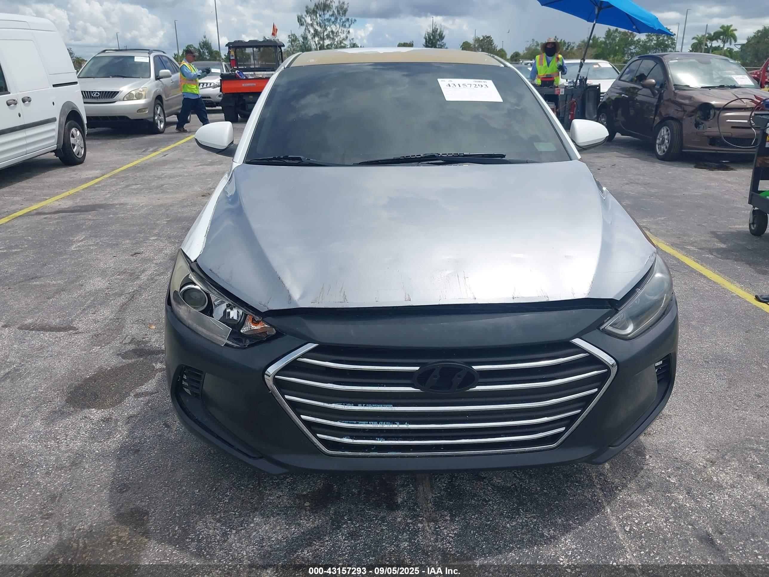 HYUNDAI ELANTRA image 6