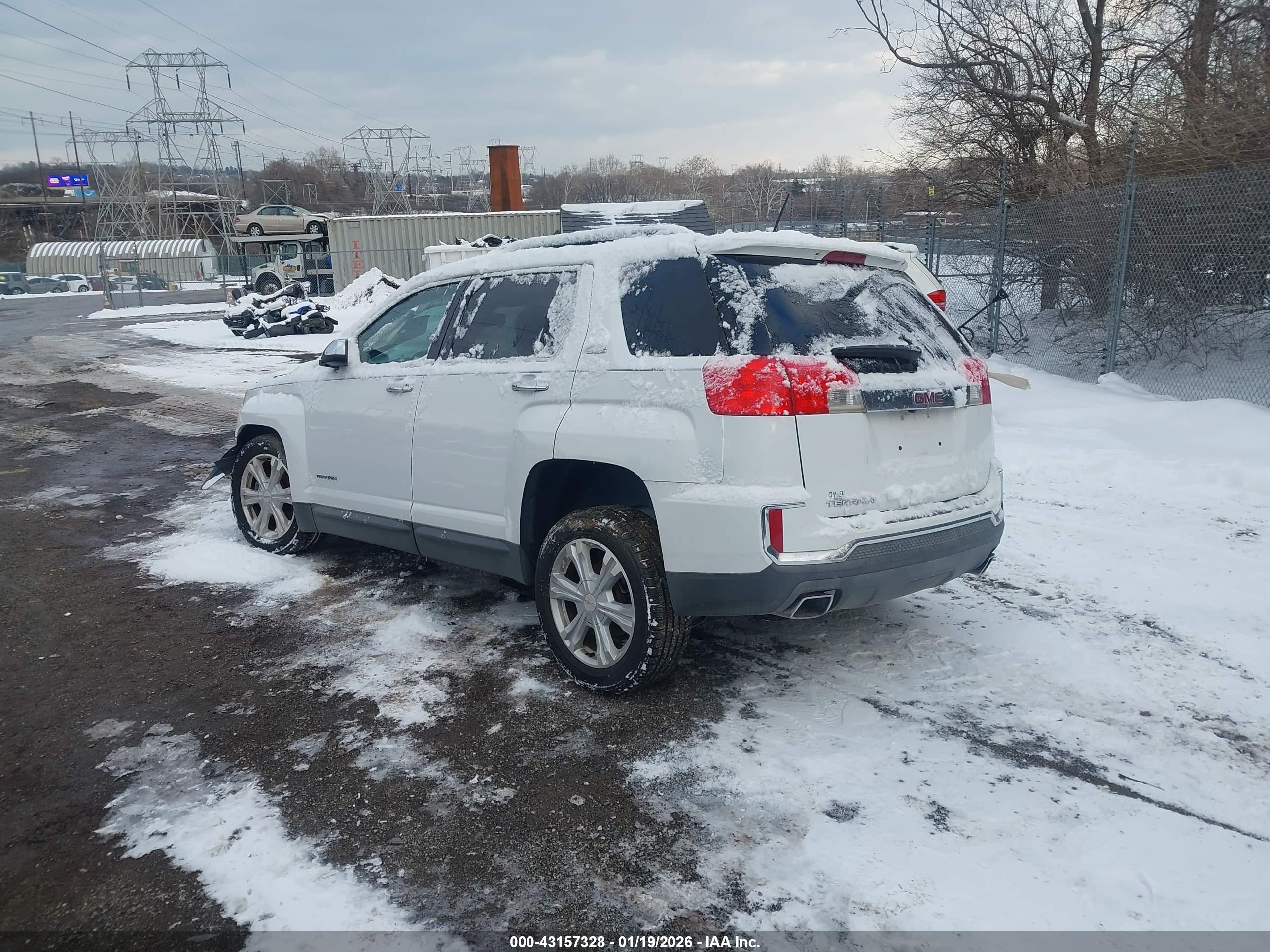 GMC TERRAIN image 3
