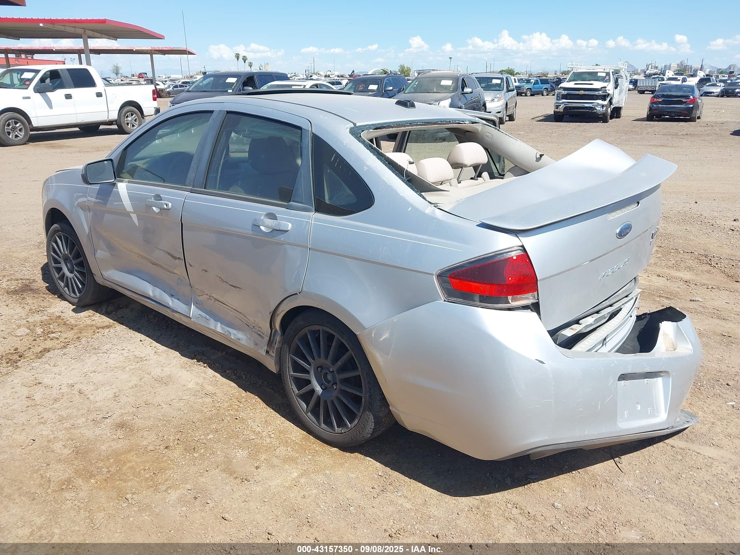 FORD FOCUS image 3
