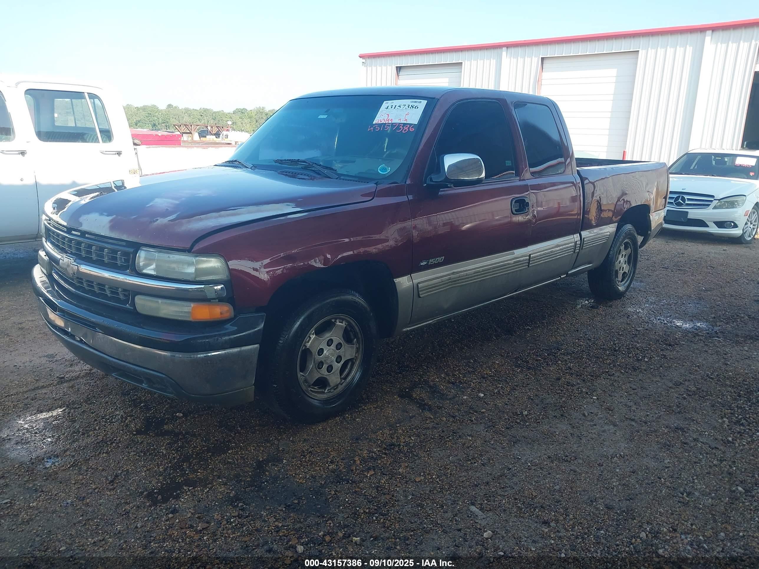 CHEVROLET SILVERADO image 2