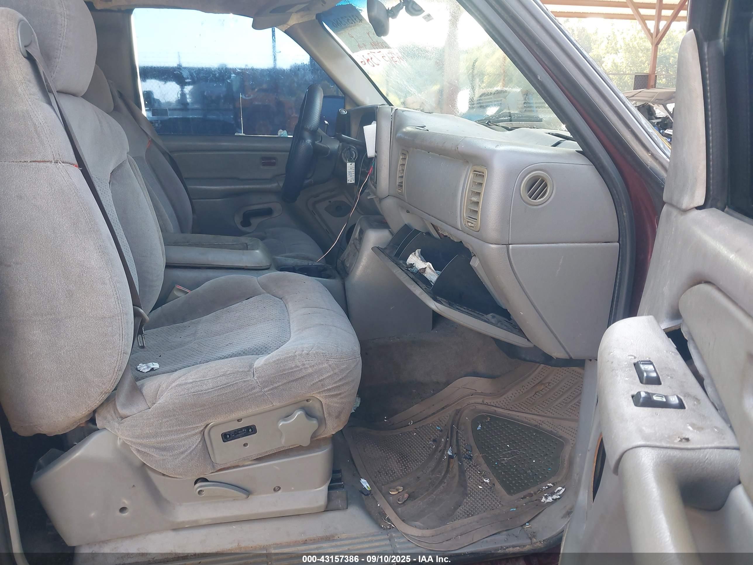 CHEVROLET SILVERADO image 5
