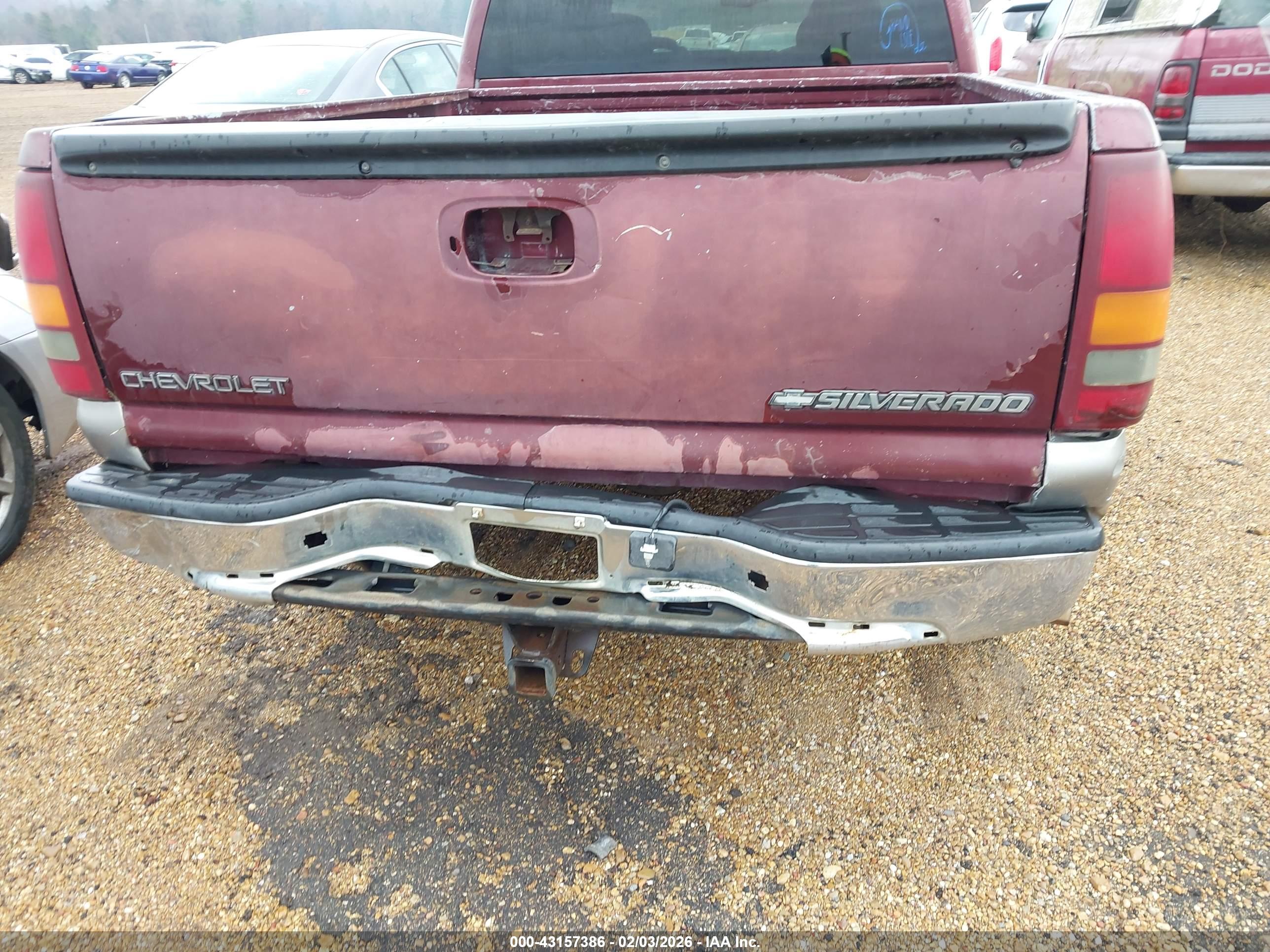 CHEVROLET SILVERADO image 6