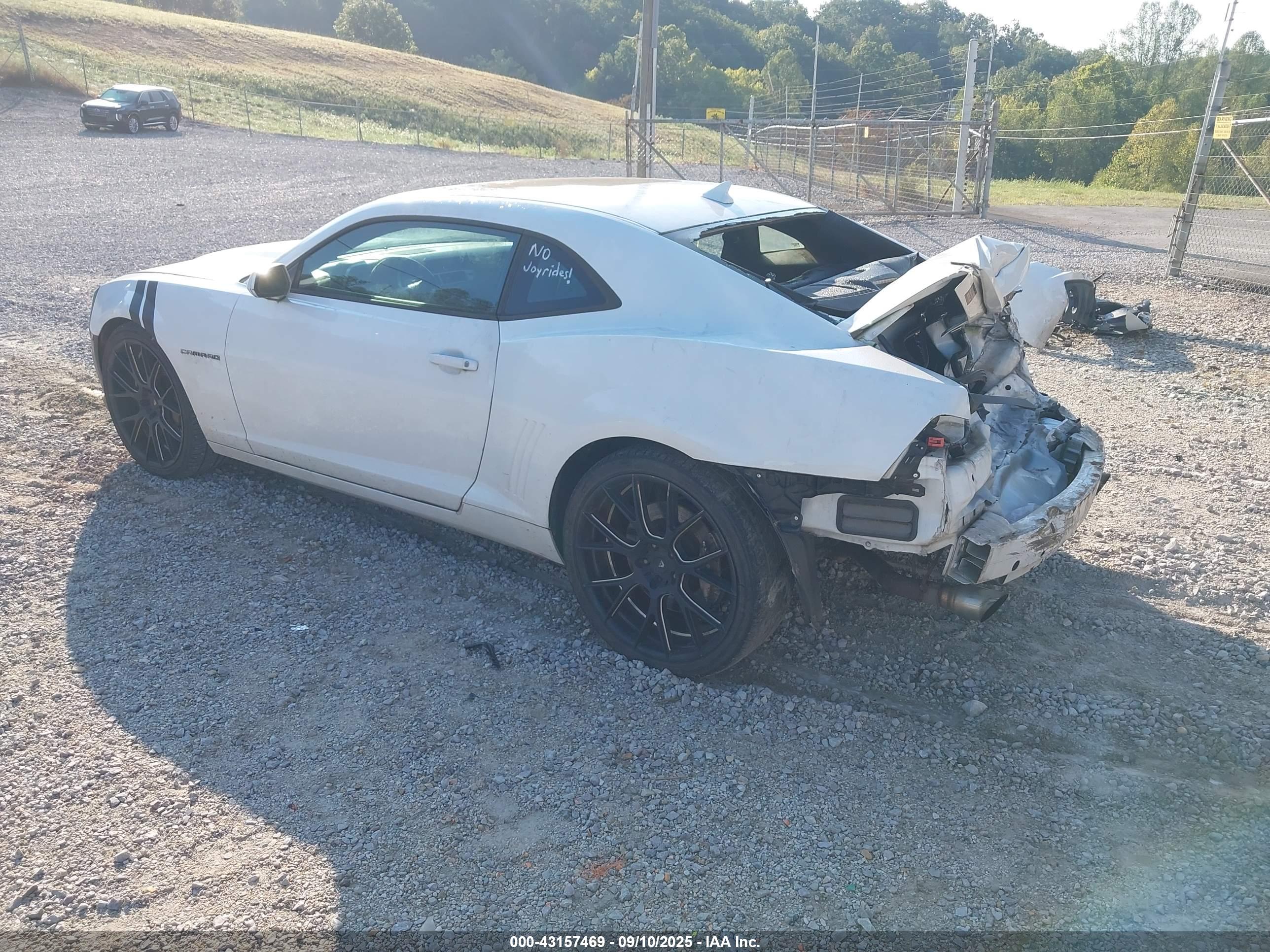CHEVROLET CAMARO image 3