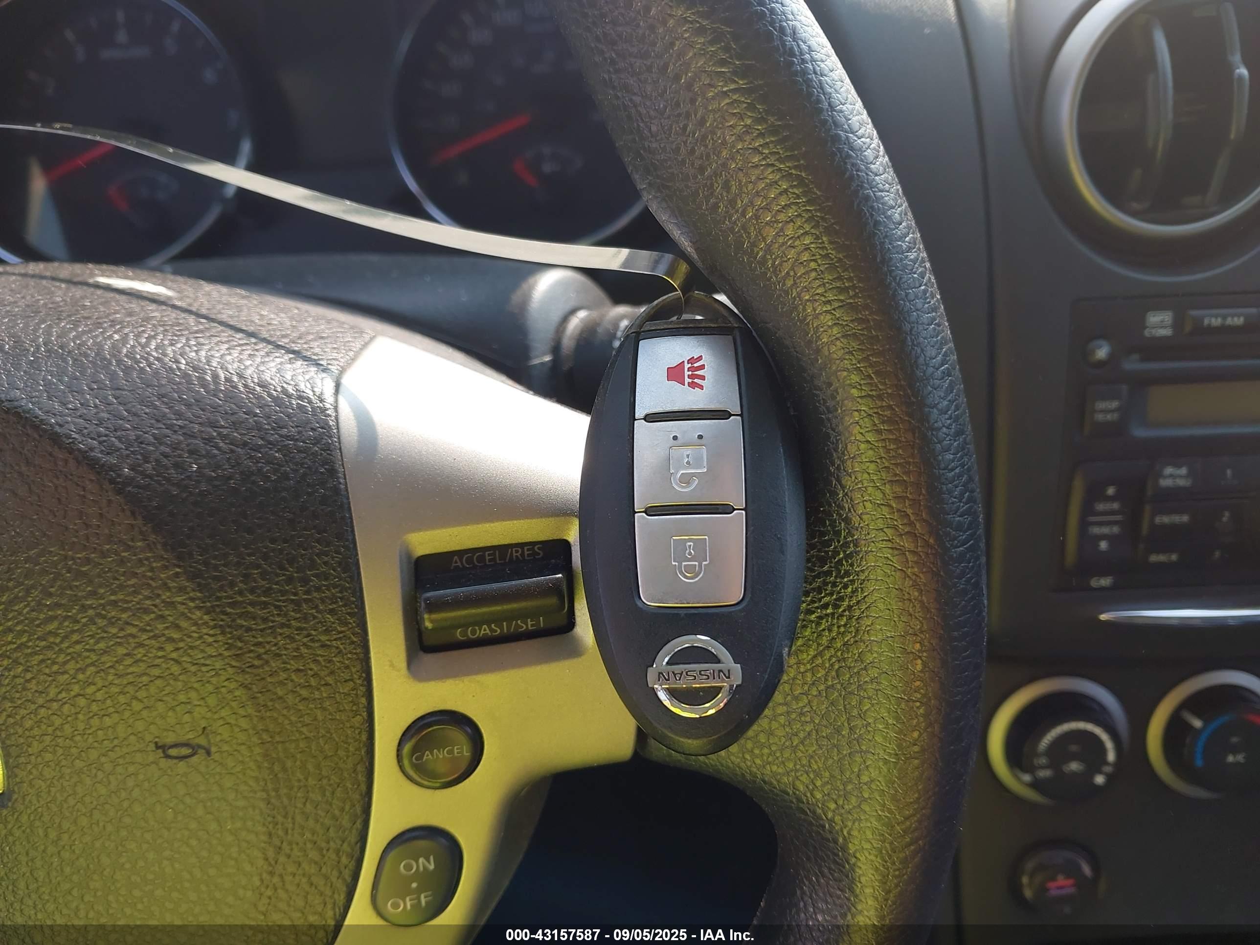NISSAN ROGUE image 11