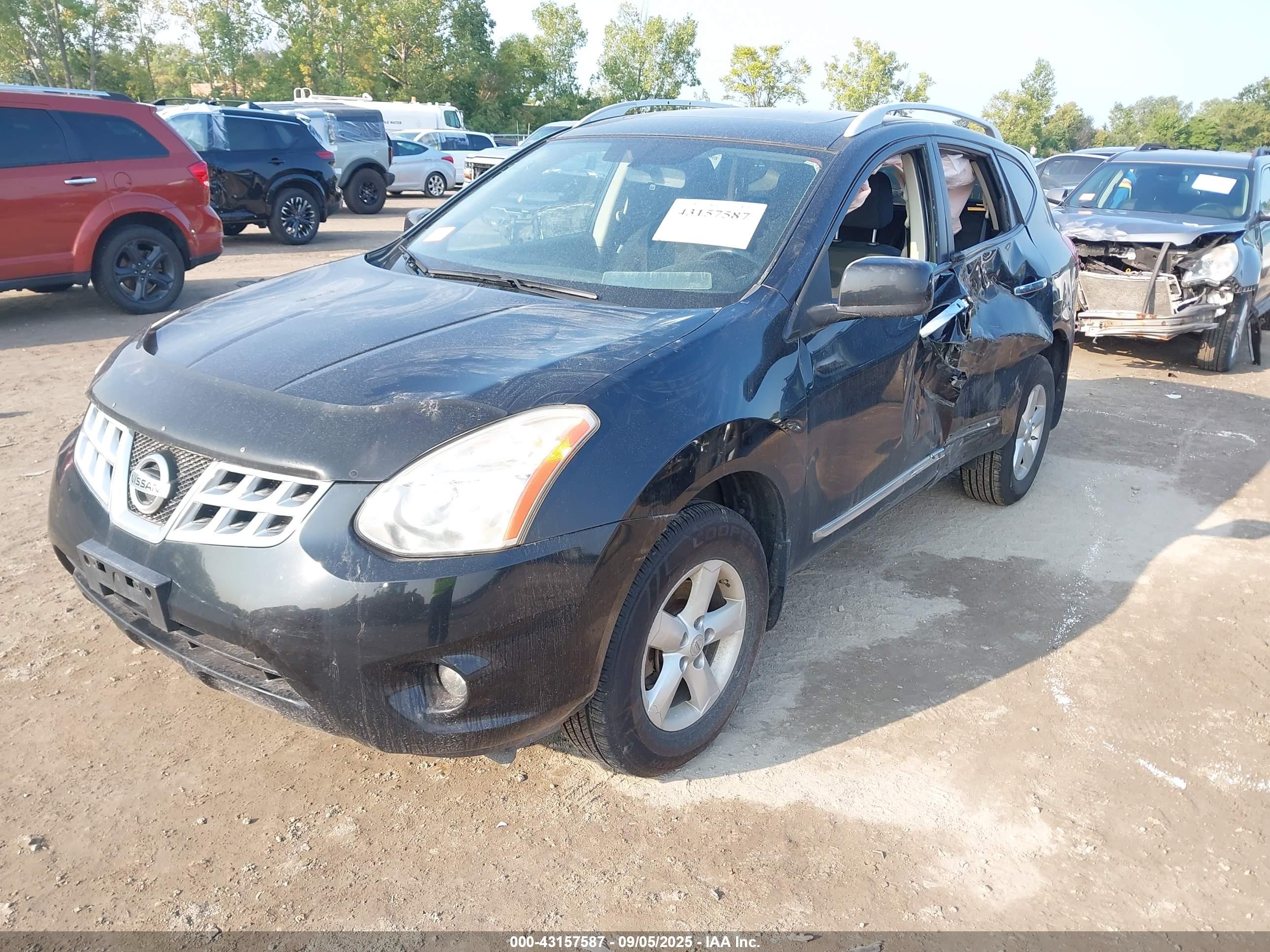 NISSAN ROGUE image 2