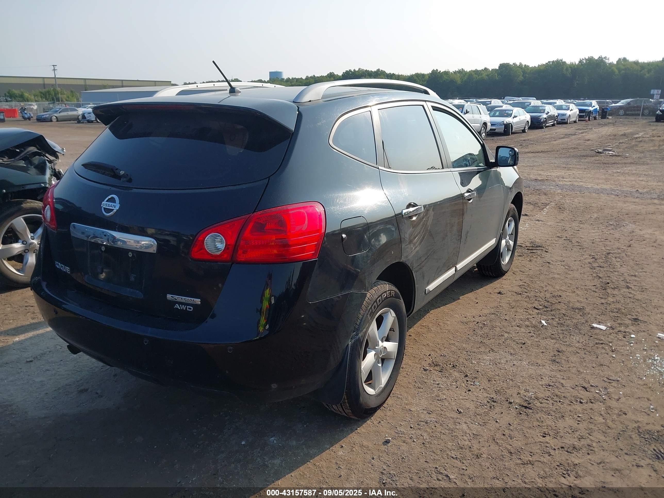 NISSAN ROGUE image 4