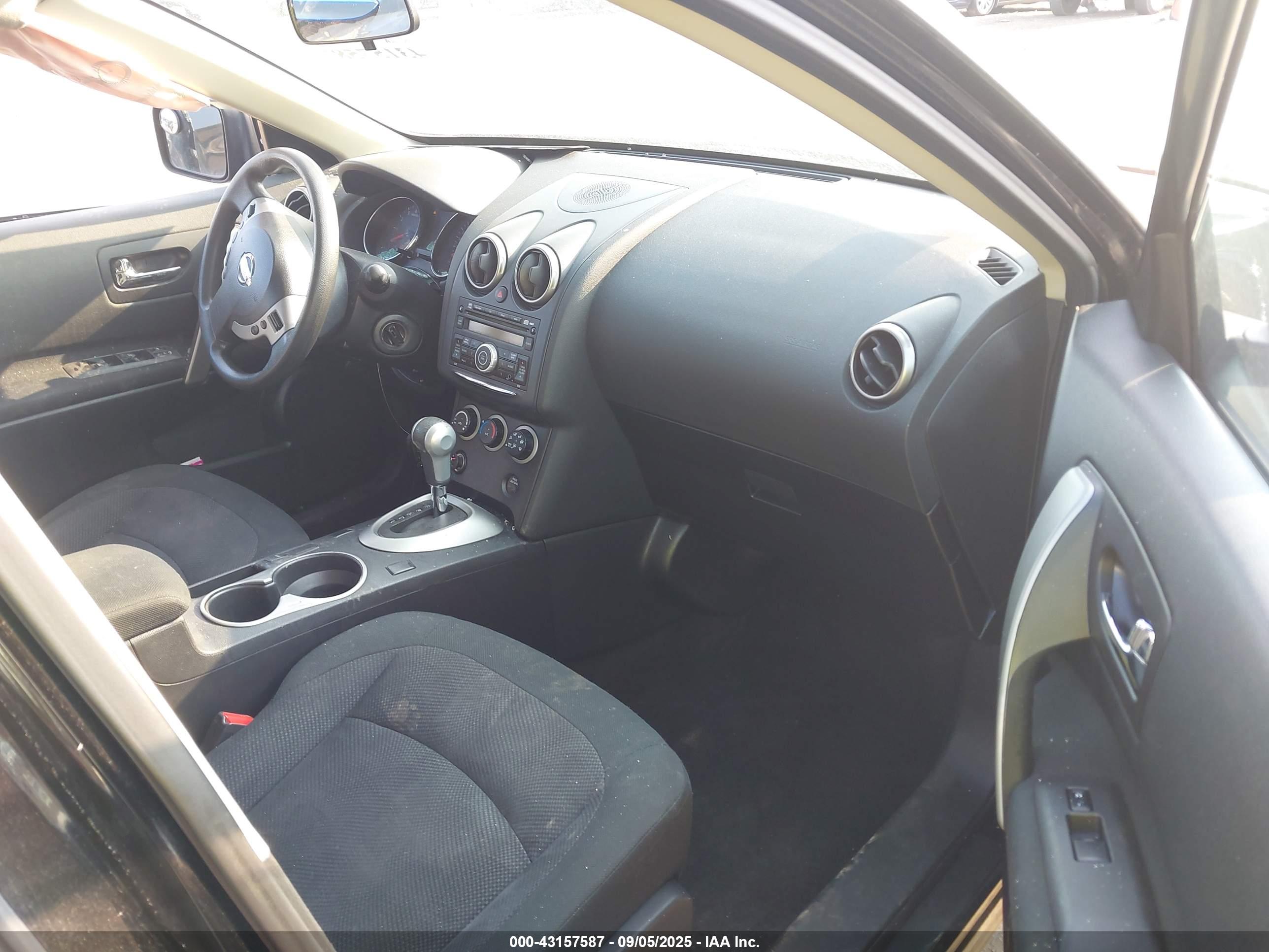 NISSAN ROGUE image 5
