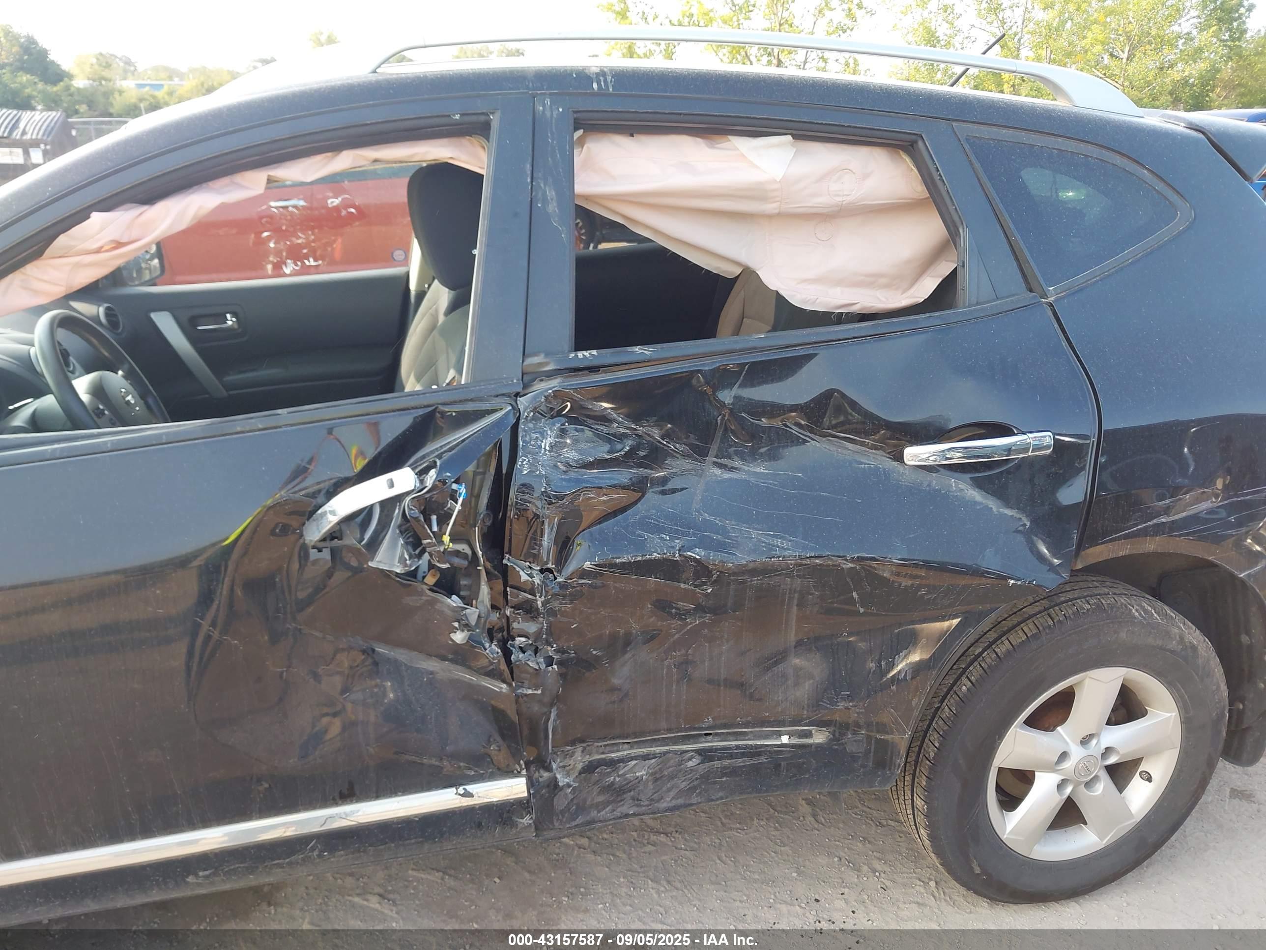 NISSAN ROGUE image 6